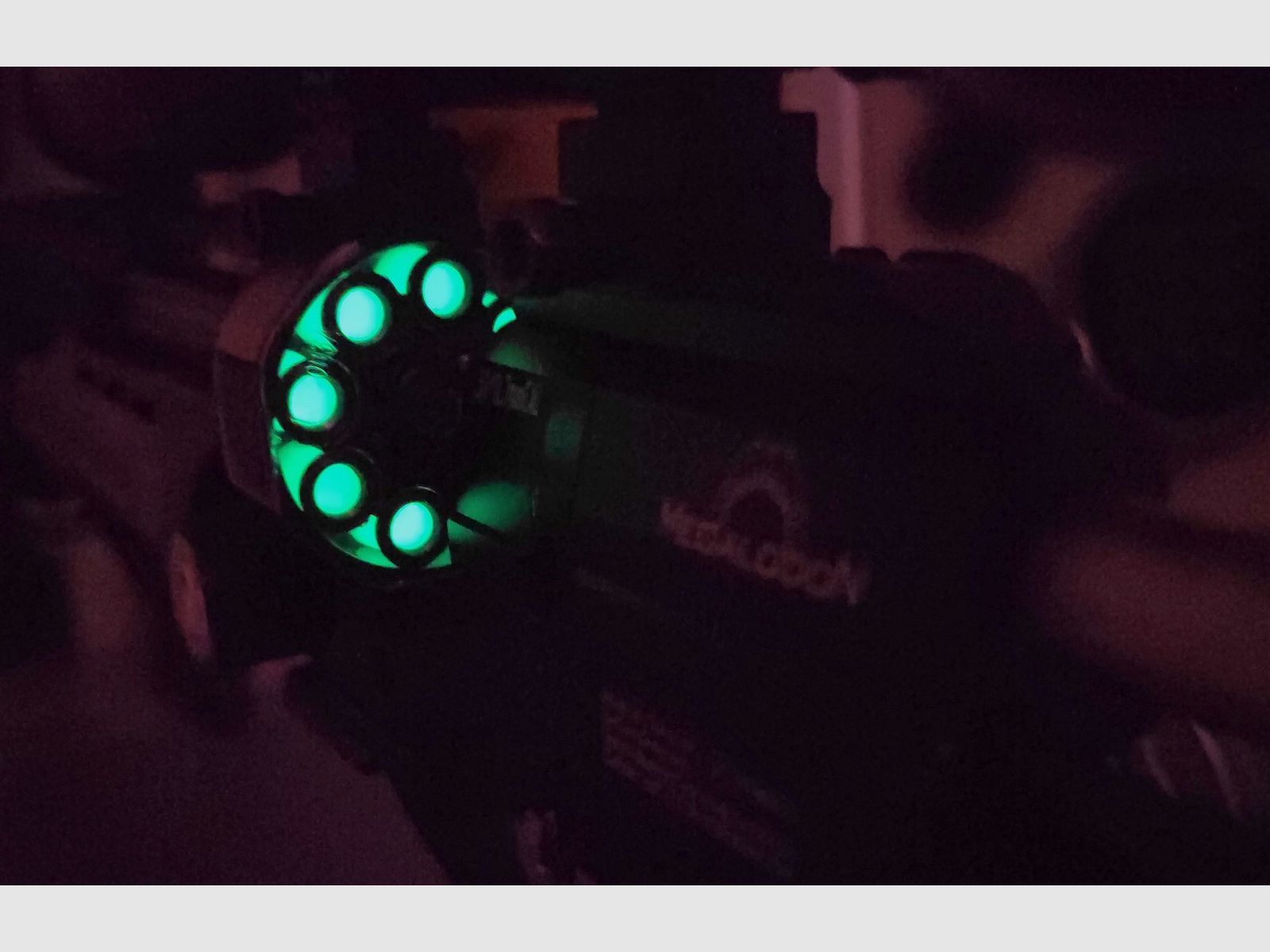 AEA MEGALODON SLUGS GLOW IN THE DARK 30 STÜCK MAX. LEGAL PERFORMANCE CAL. 50