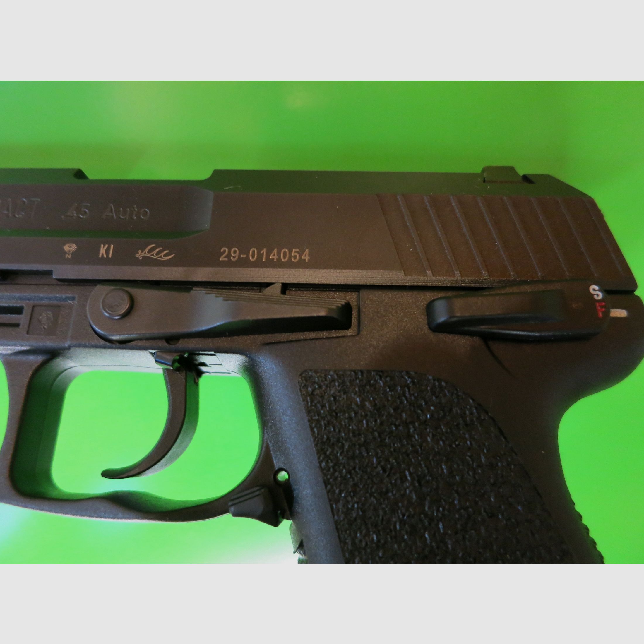 Heckler & Koch USP Compact (Universale Selbstladepistole), .45 ACP       #80-