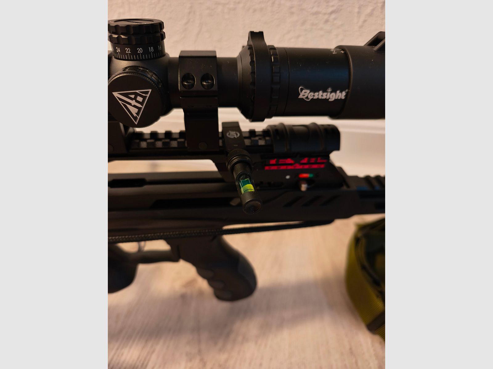 Arbalète à poulies neuve NP 450€