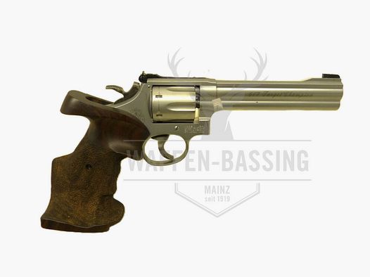Smith & Wesson 617 Target Champion