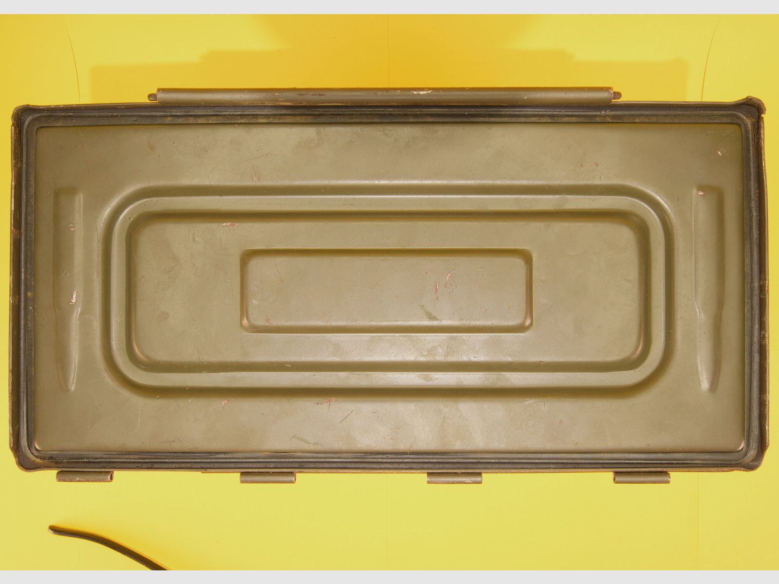 Original US Army M2 Munitionskiste für Cal.50  von United / ca. Baujahr 1942-1960    Ein must have für Reenactment und für jeden Willys Jeep Besitzer