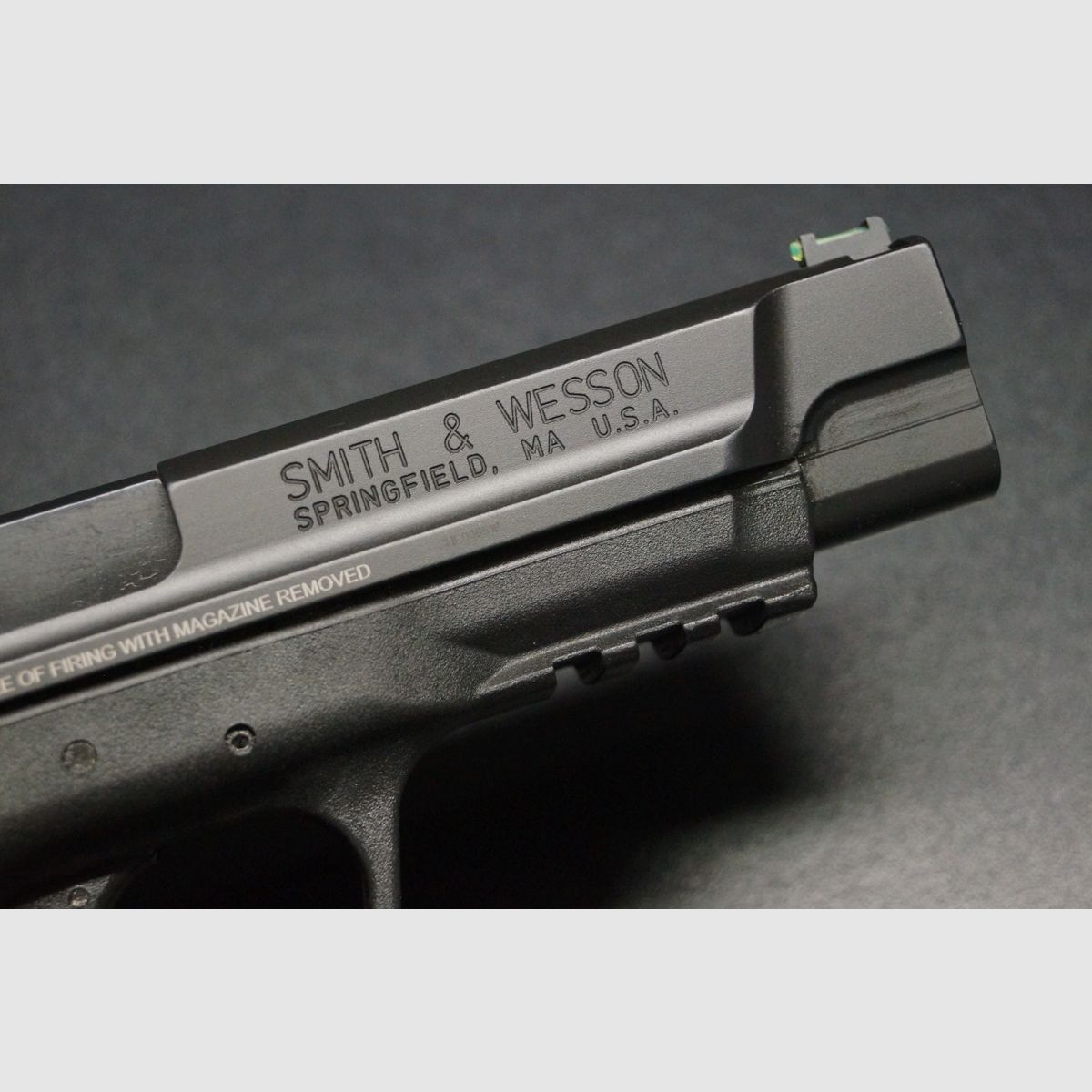 Smith & Wesson M&P40, Bild 2 von 6