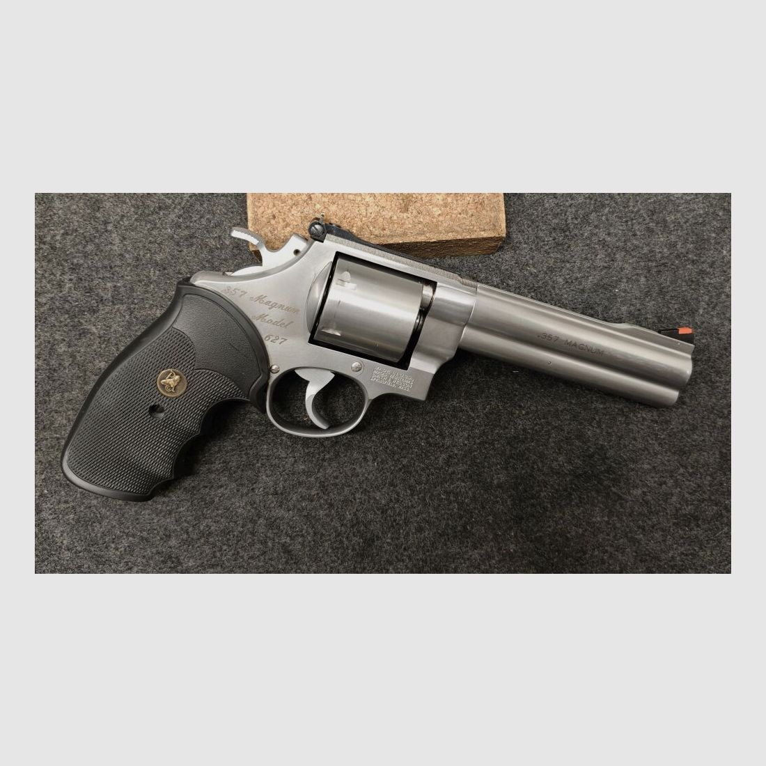 Smith & Wesson 627 - 0