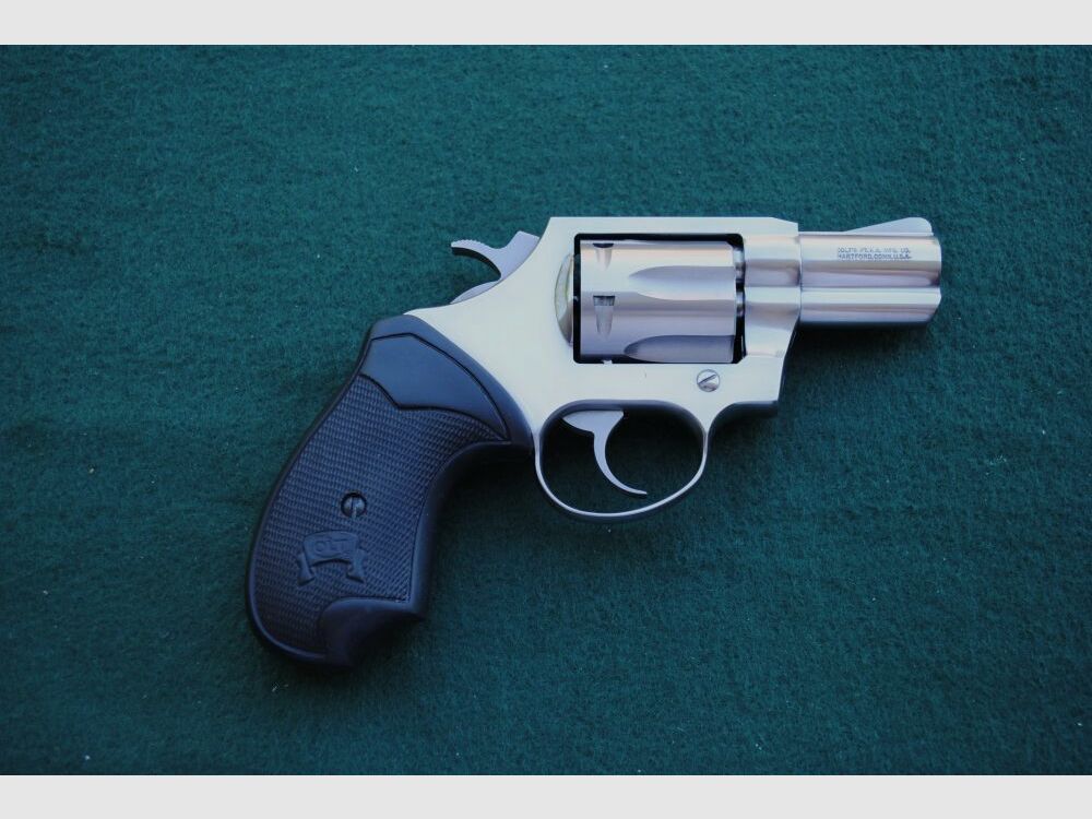 Colt Detective II, 2"LL, Stal nierdzewna polerowana na wysoki połysk, uchwyt gumowy Colt