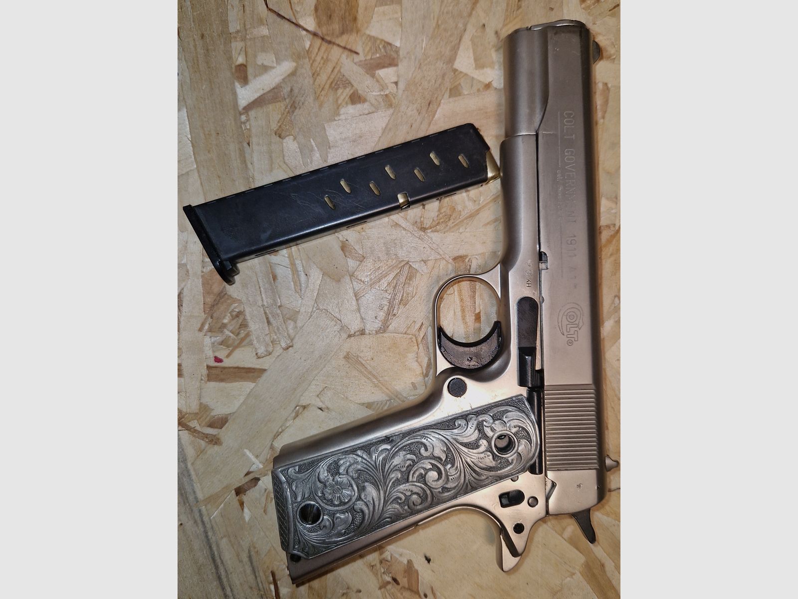 COLT GOVERNMENT 1911  A1 / SILBER / CHROME  / mit  Zubehör / cal. 9mm P.A.K. / PTB 638 / SCHRECKSCHUSS GAS PISTOLE SILVESTER SELBSTVERTEIDIGUNG SAMMLUNG  -----> Beschreibung lesen <------