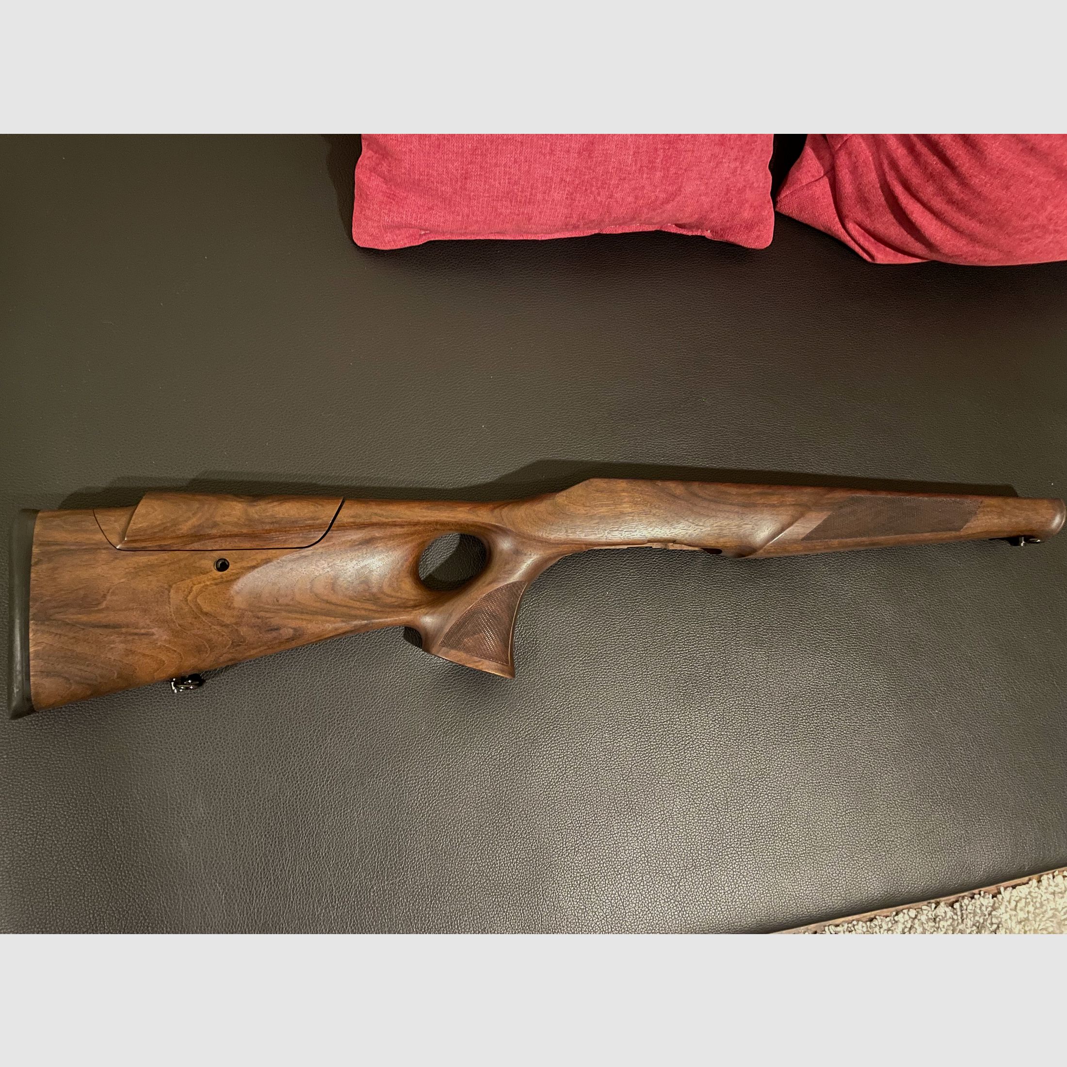 Blaser R8 Holz Lochschaft HK4 Nussbaum Handgeschäftet 