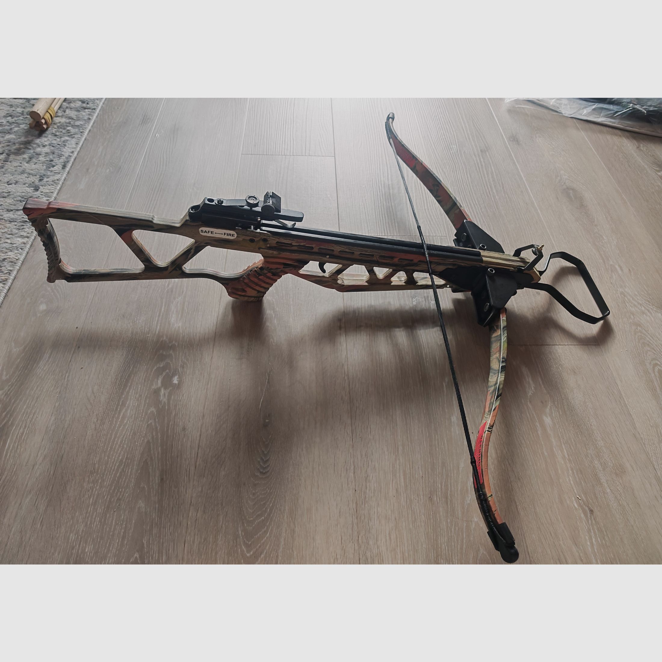 Ballesta recurva plegable 120 lbs con mucho accesorio