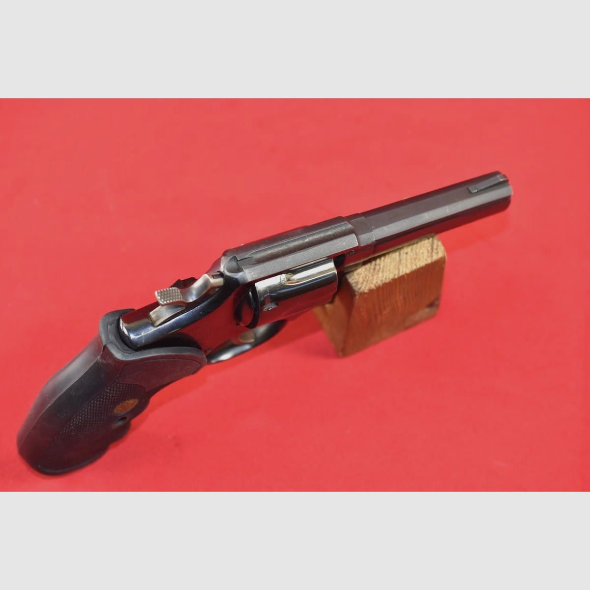 #5654 Smith & Wesson revolver, 10-6, cal. .38 Spl, image 4 of 20