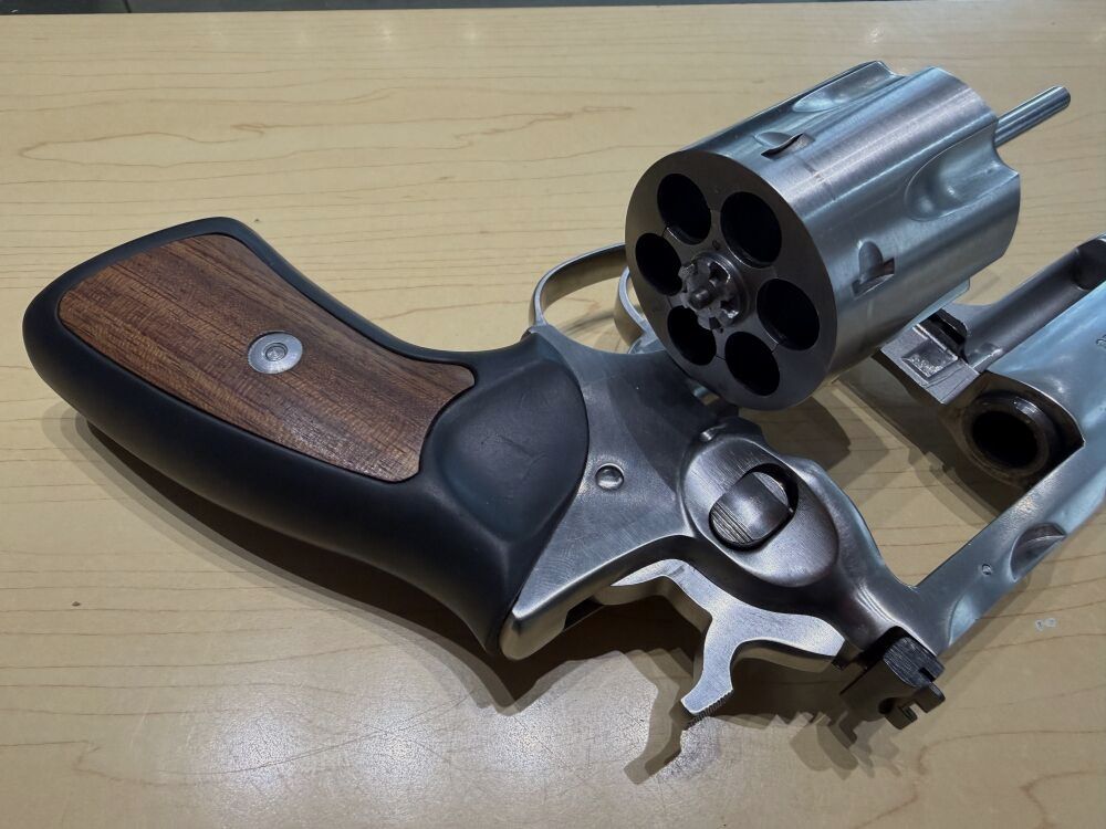 Ruger Super Redhawk, image 3 of 4