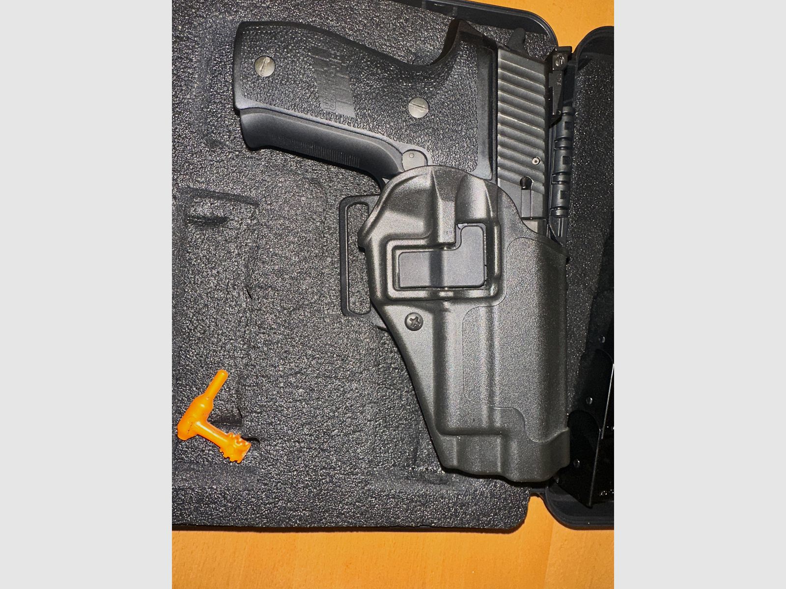  SIG Sauer Ha.Pistole 9mmLuger SIG Sauer P226  US Navy-SEALS  (9mmPara/9x19)  und HOLSTER