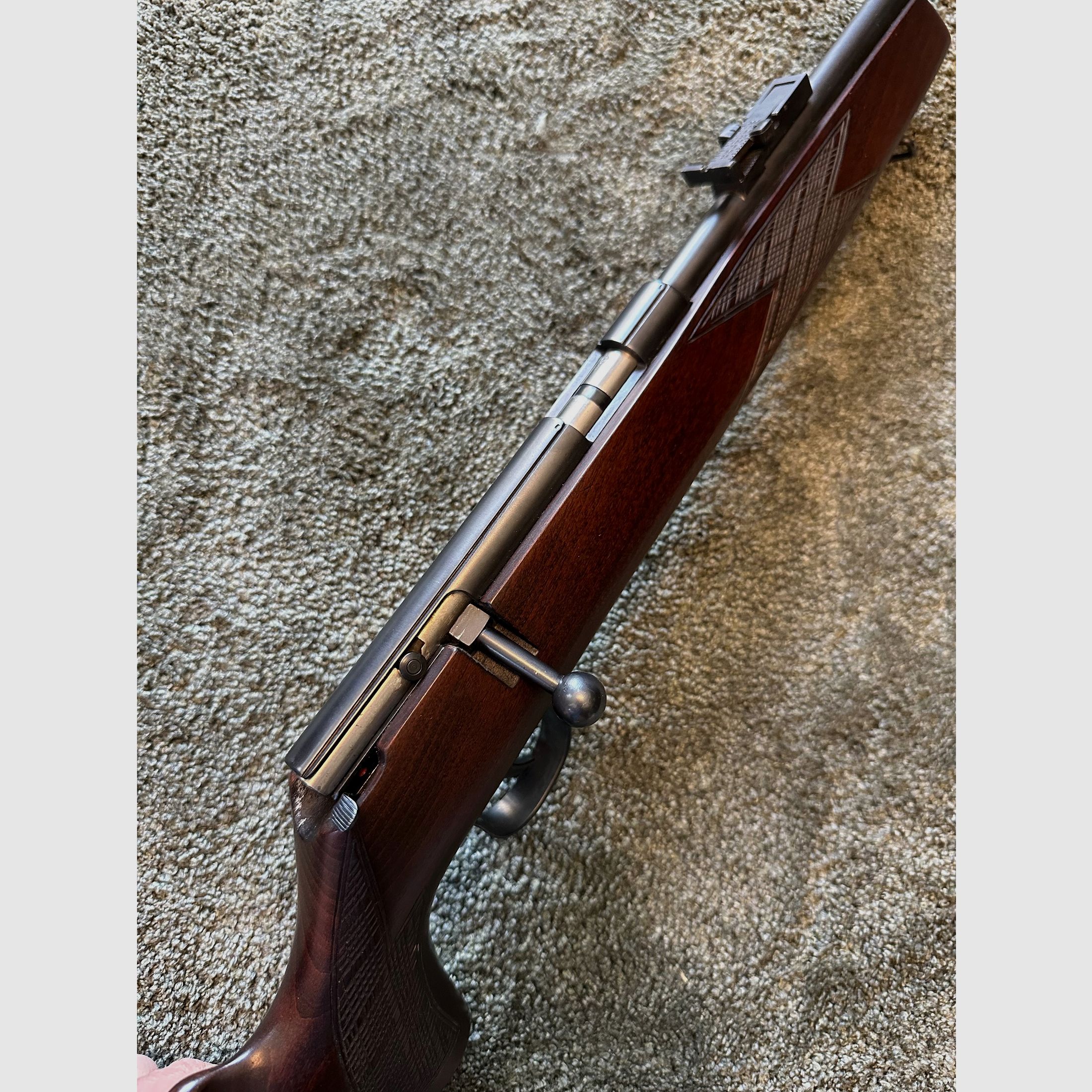 Voere Sportkarabiner Kaliber .22 lr – Holzschaft – mit Magazin