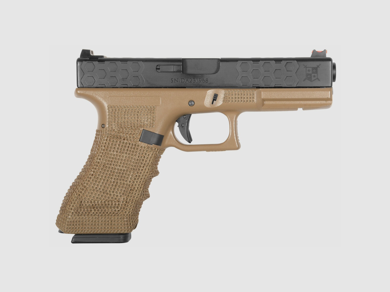 P03 GBB Airsoft Pistole in TAN | Delta Armory