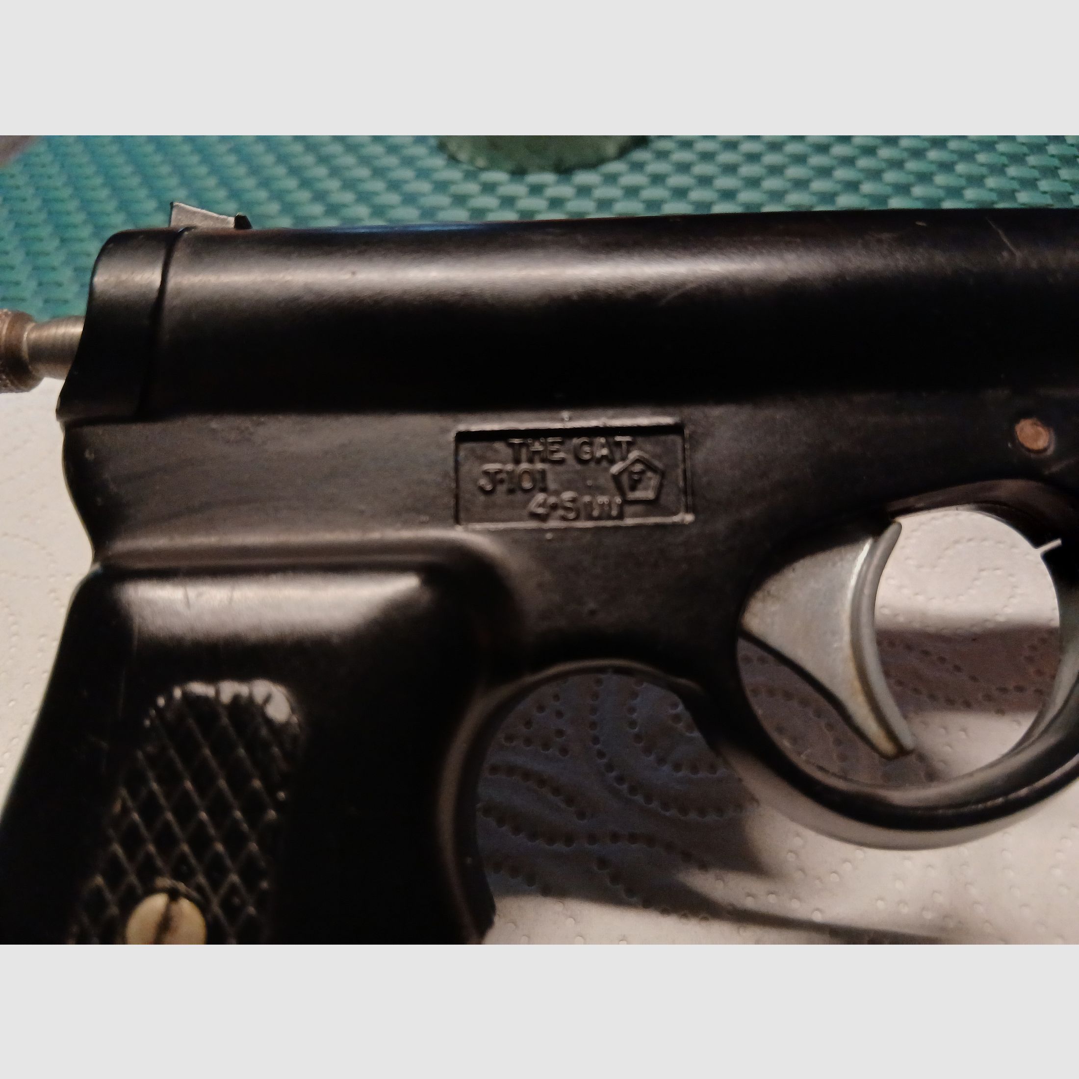 TJ Harrington “The Gat Red Box” .177 Pop-Out-Pistole.