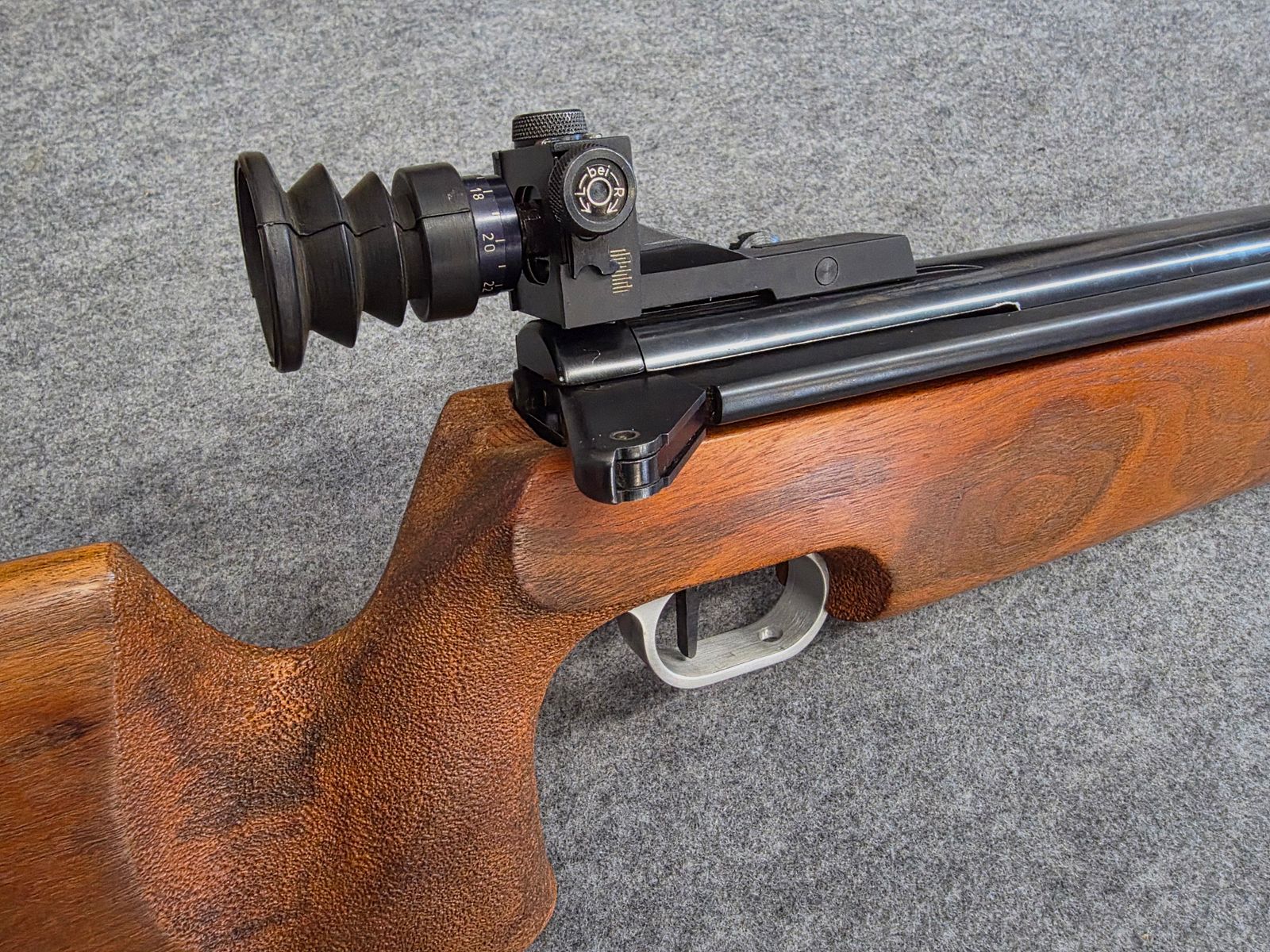 Match Luftgewehr Seitenspanner Walther LGR  sehr selten im tollen Zustand, kaum benutzt.