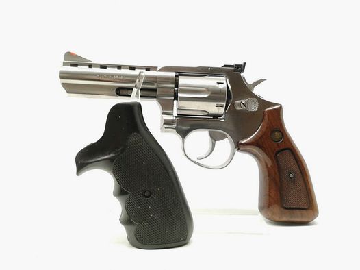 Taurus 689
