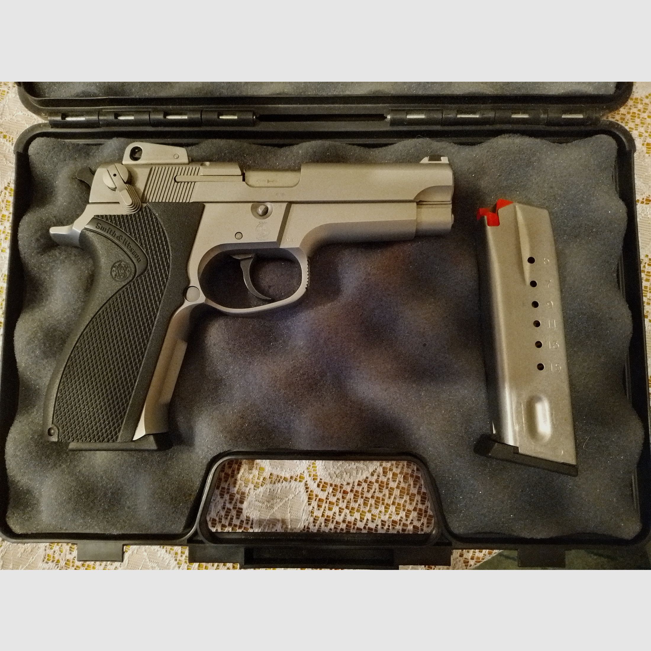Smith & Wesson Modell 5906