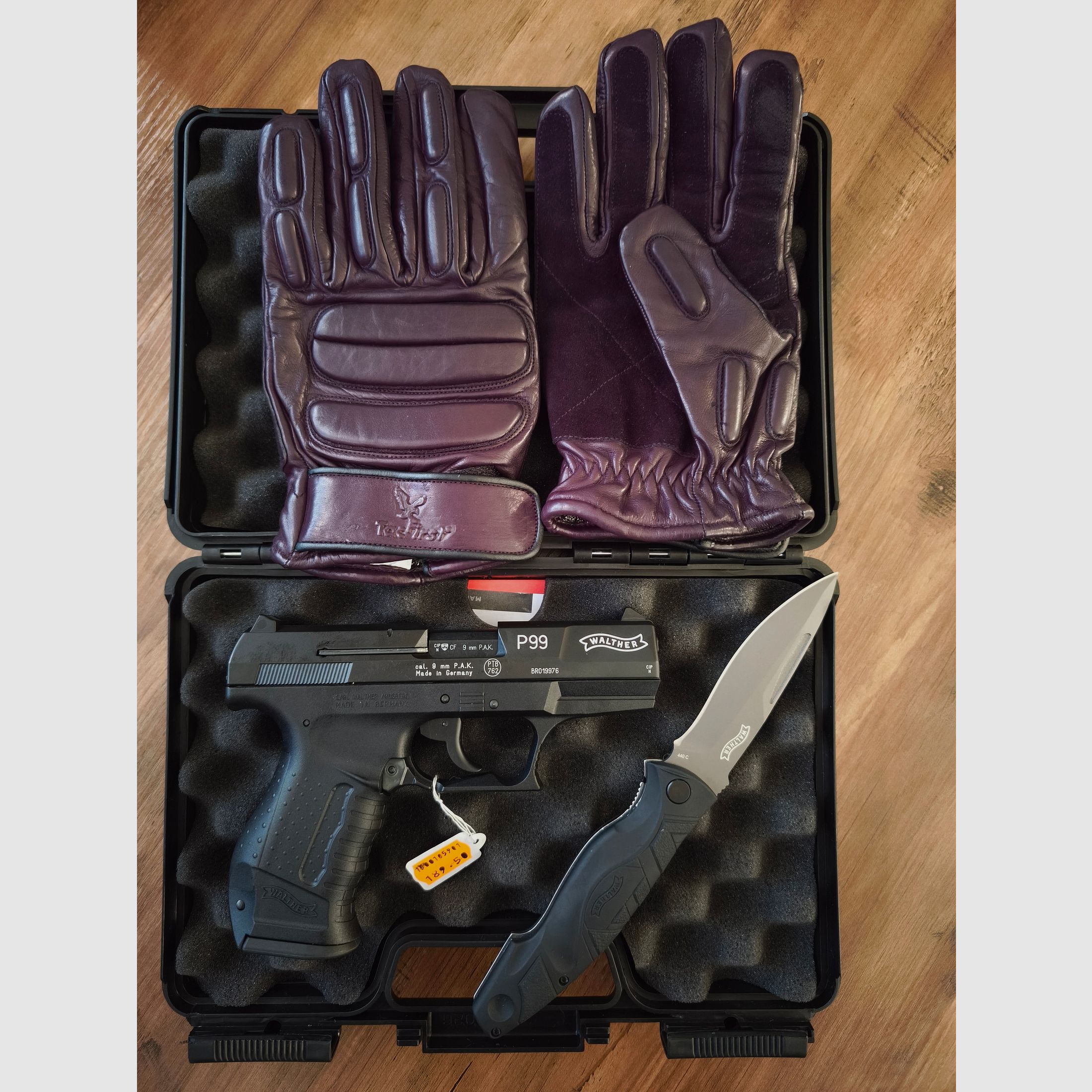 Conjunto para la venta/envío corre por mi cuenta. Walther p99 sin usar y cuchillo Walther etc.