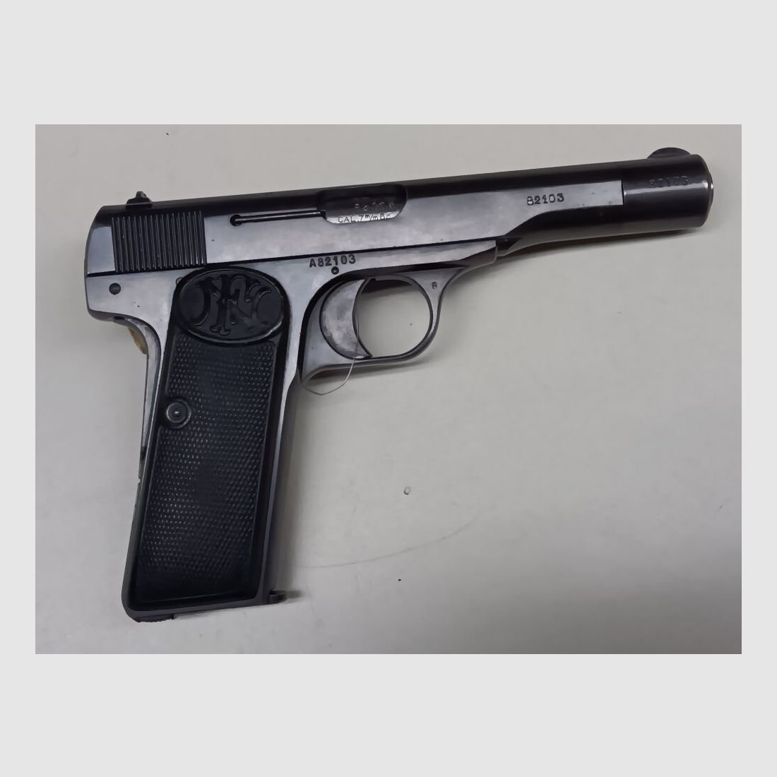 FN - Fabrique Nationale D`Armes De Guerre - Herstal - Belgique Mod. 1910/22 " Königin Wilhelmina "