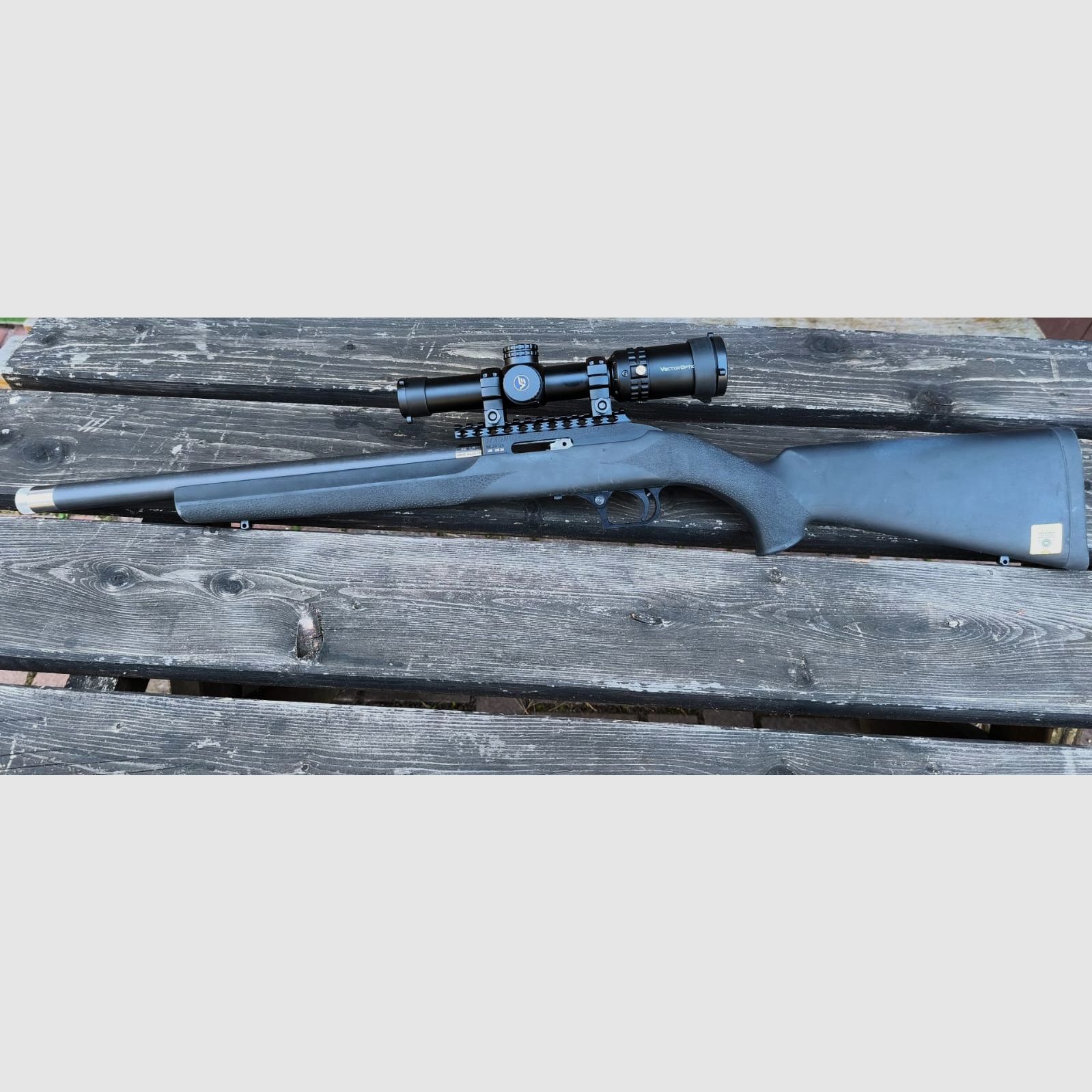 Magnum Research MLR-1722 OverMolded black 17" (17 inches) .22lr