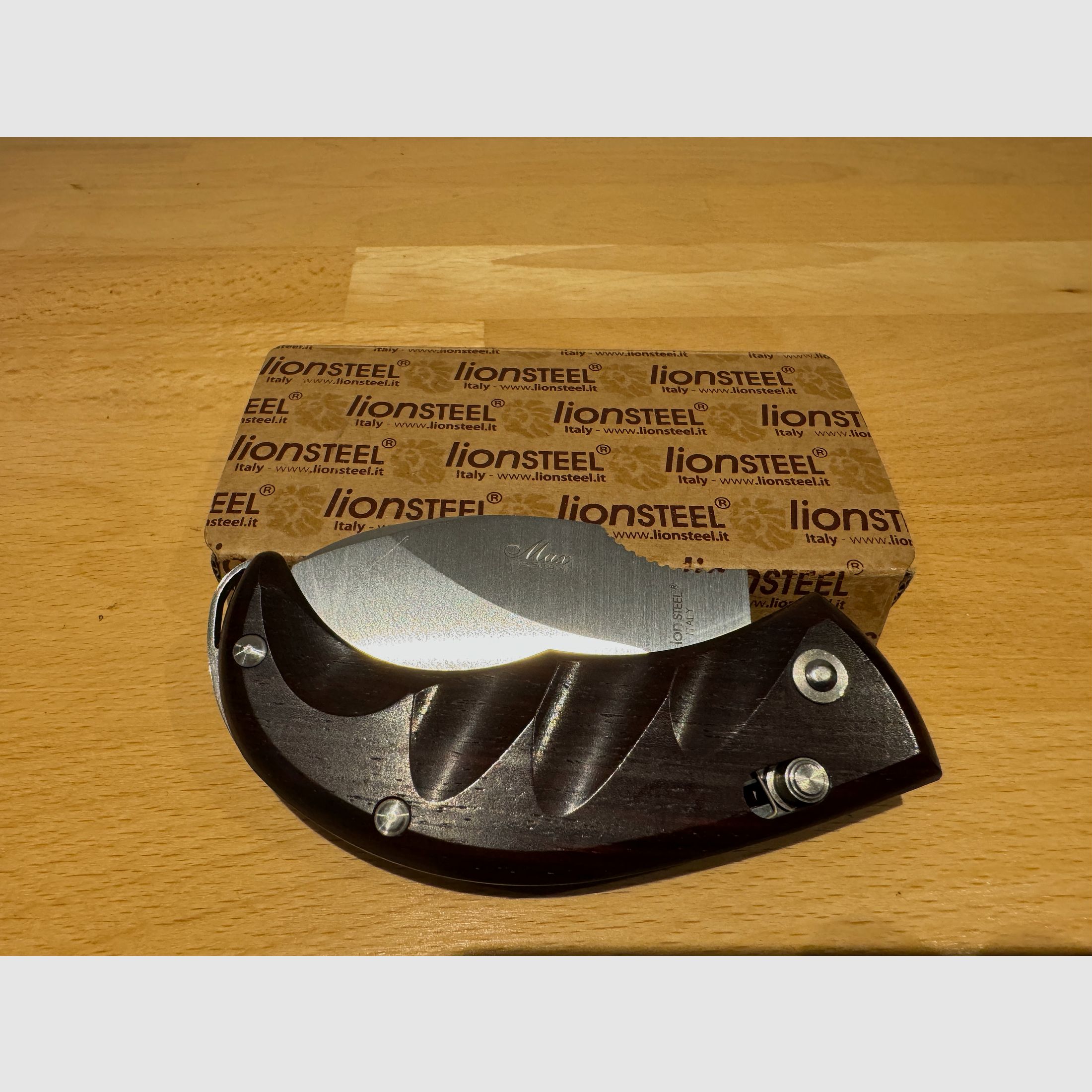 Coltello pieghevole Lionsteel Max Design NUOVO