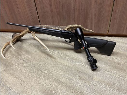 Blaser	 R8 Ultimate, mit Leica Magnus 1,8-12x50 i