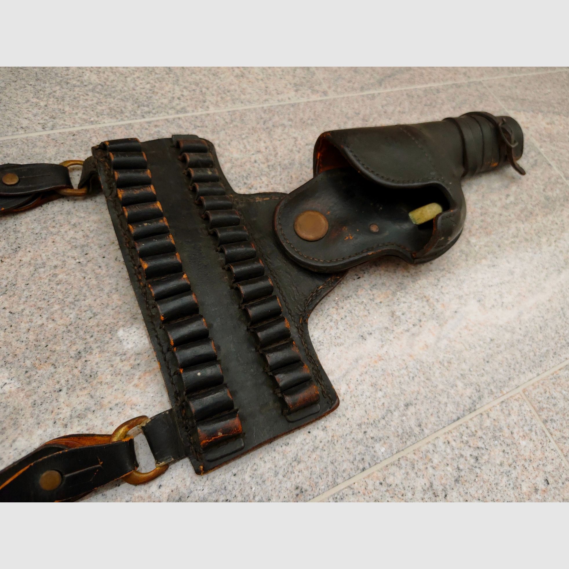 Schouder-bandolier-holster