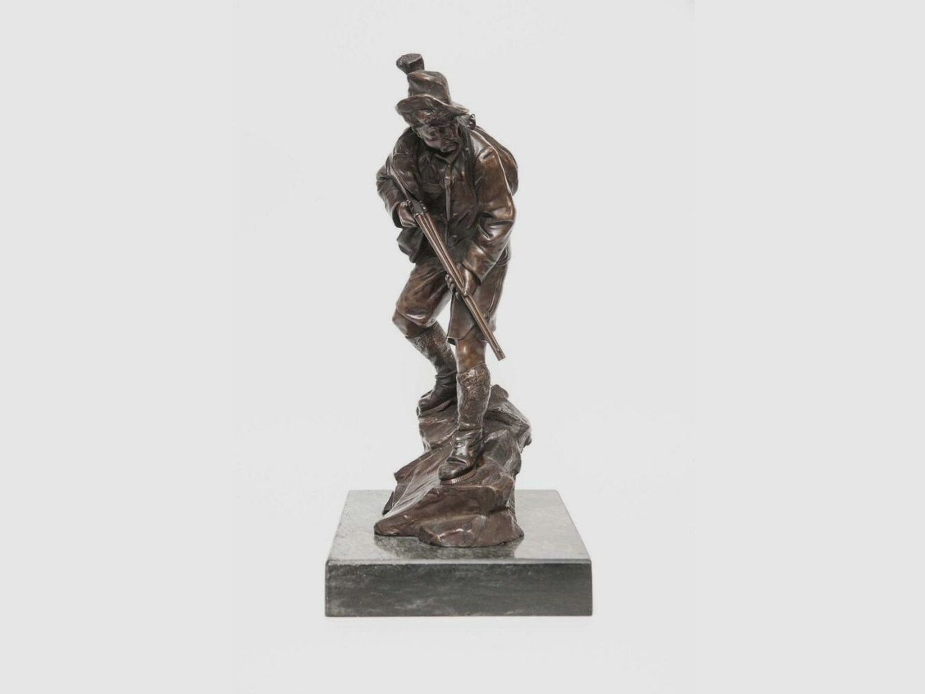 Escultura de cazador de bronce Oskar Hertel