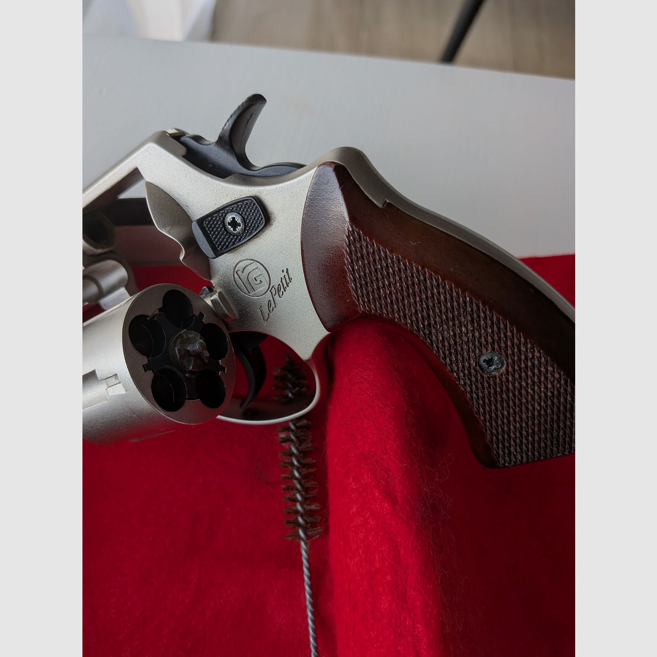 Röhm RG 59 LePetit + Nickel+ oude PTB 527+ houten grip+ 9mm R.K, afbeelding 6 van 8