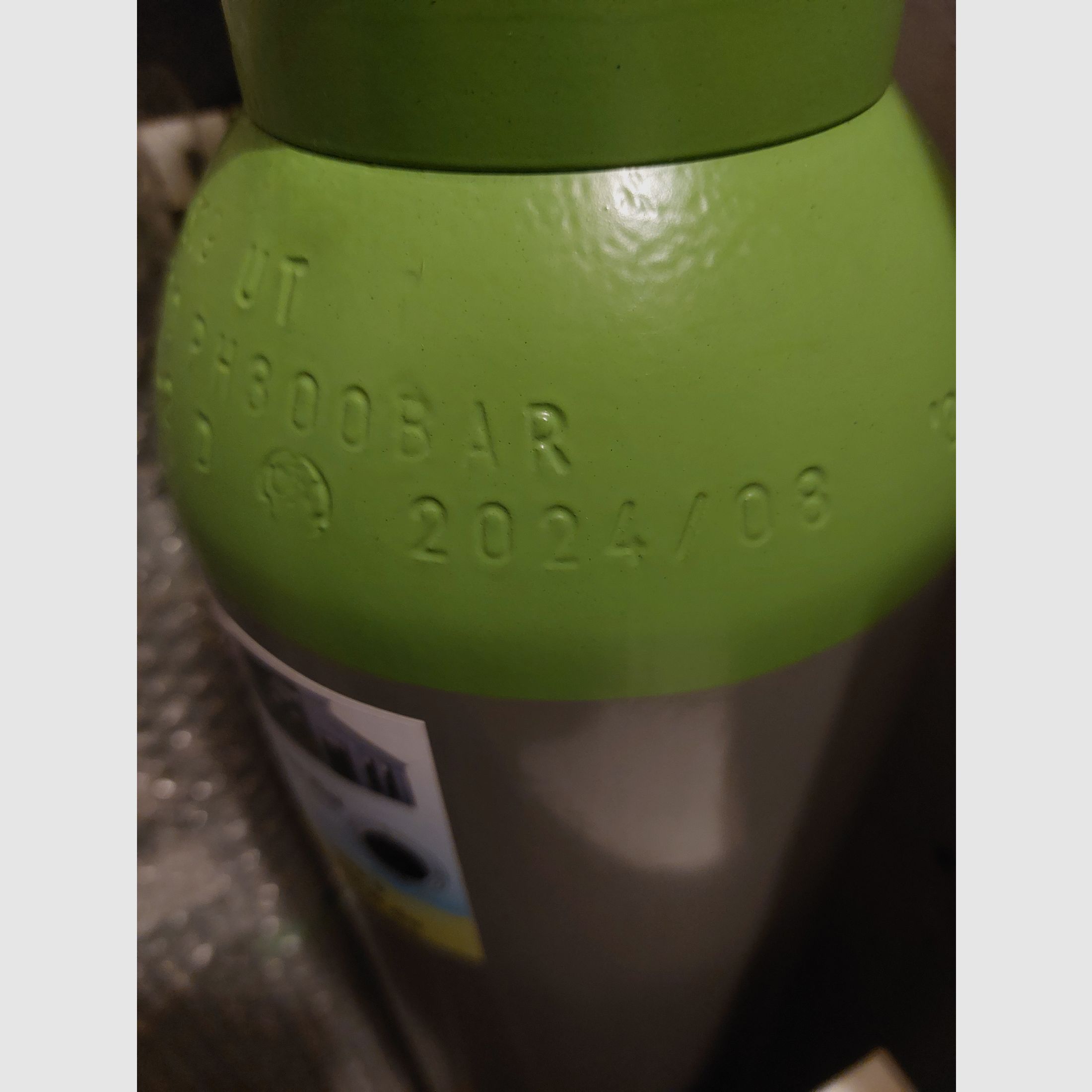 Compressed air bottle for filling air rifle cartridges 10L