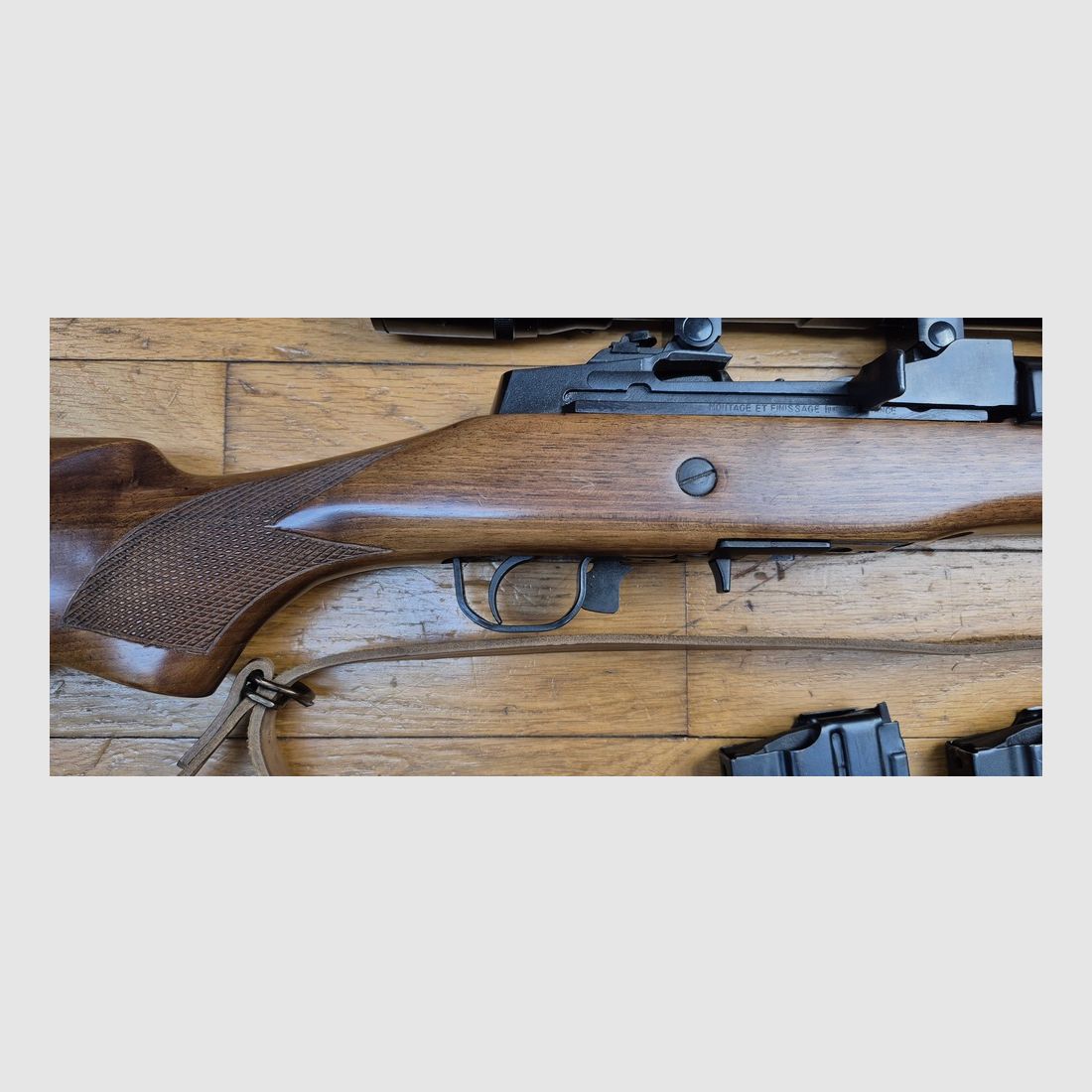 Sehr schöne kleine Büchse RUGER MINI 14 Ranch Rifle – Kal. 222 Rem. – Zielfernrohr Laurell 3-9×32 – Sehr schöner Brünierung zu 99 % – Sehr schönes Holz – Mechanik einwandfrei – Sehr schöner Lauf – Super Gelegenheit 100% purer Spaß – Geliefert mit Gewehrriemen und drei Magazinen! – TBE++, Bild 3 von 34
