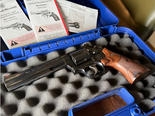 Smith & Wesson 586 Revolver aus 2022 in .357 Magnum/.38 Special