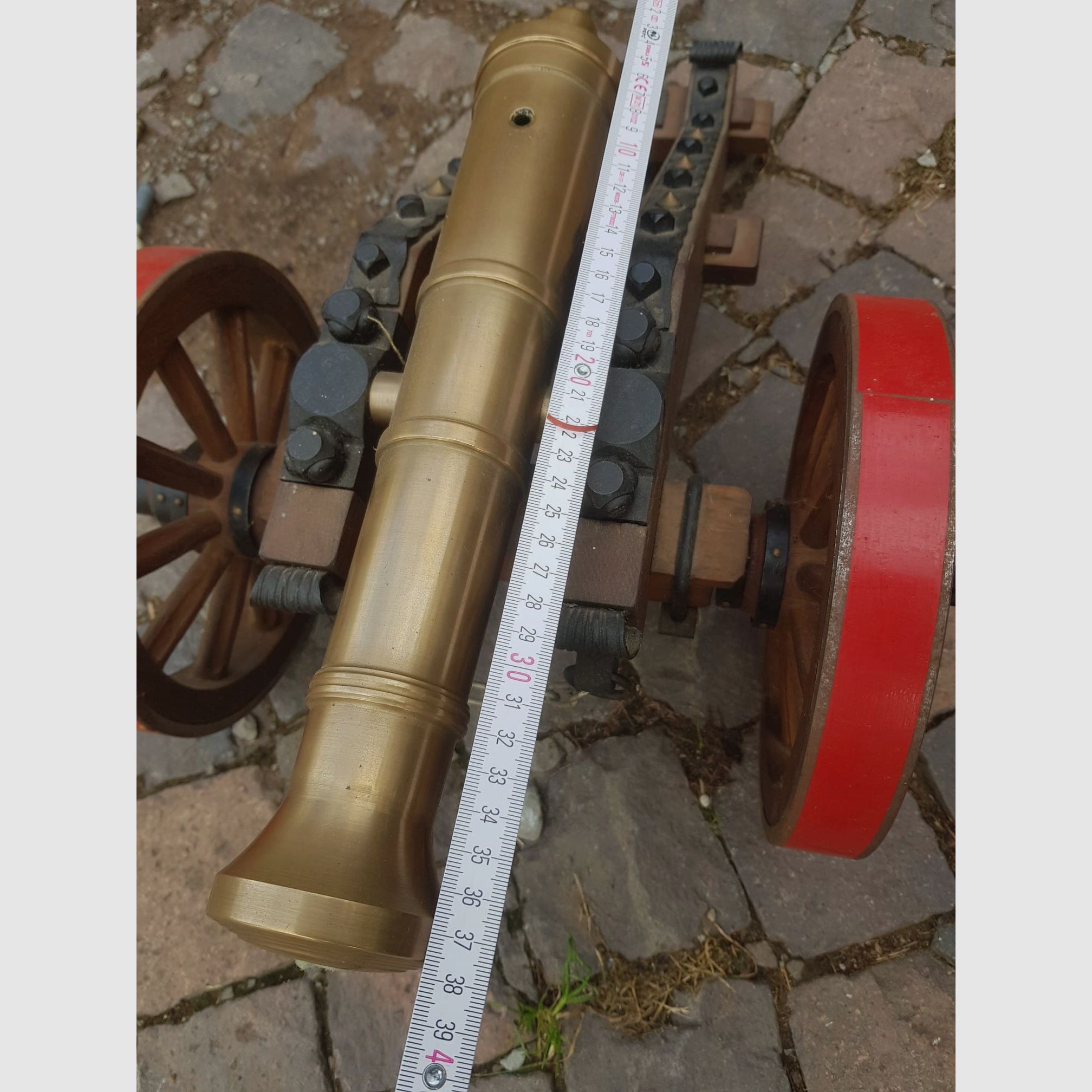 <Vendi due cannoni a avancarica con accessori