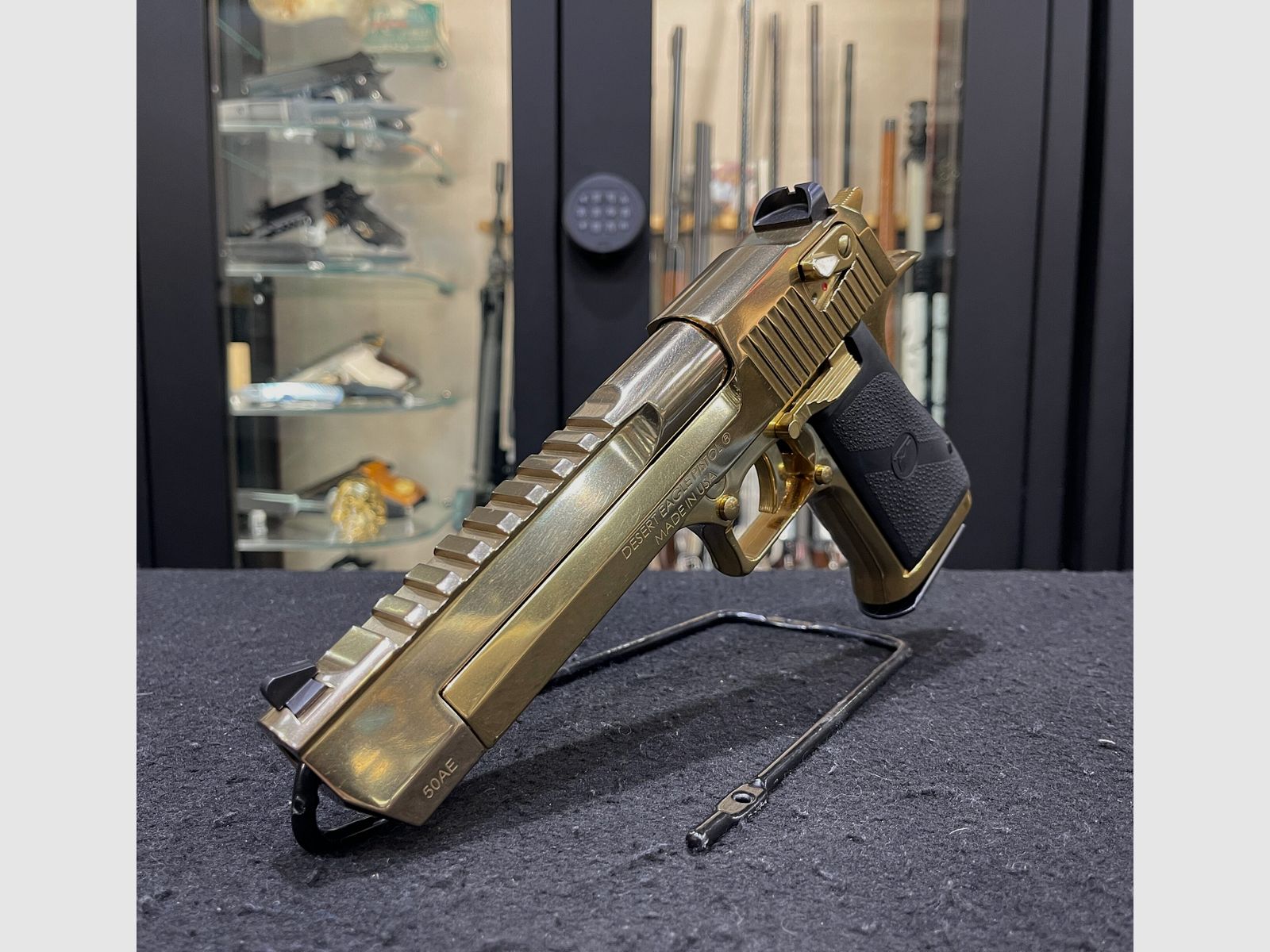 Magnum Research Desert Eagle GOLD ZIRCONIUM, Bild 7 von 20