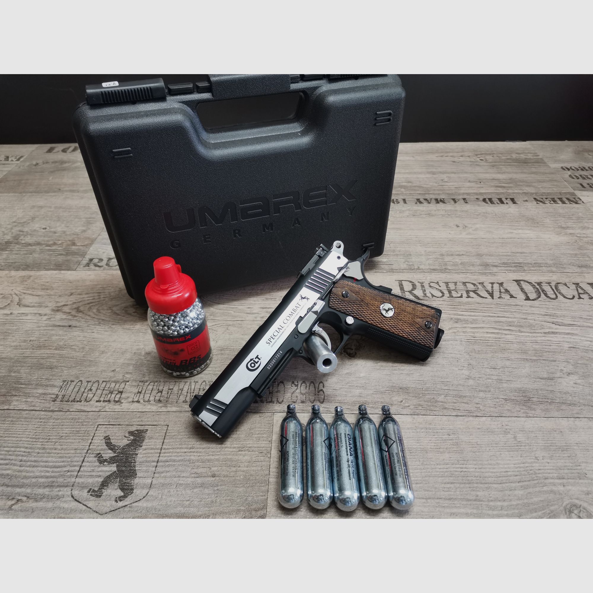 1911 Colt Special Combat Classic CO2 4,5mm Steel BB VOLLMETALL im SET