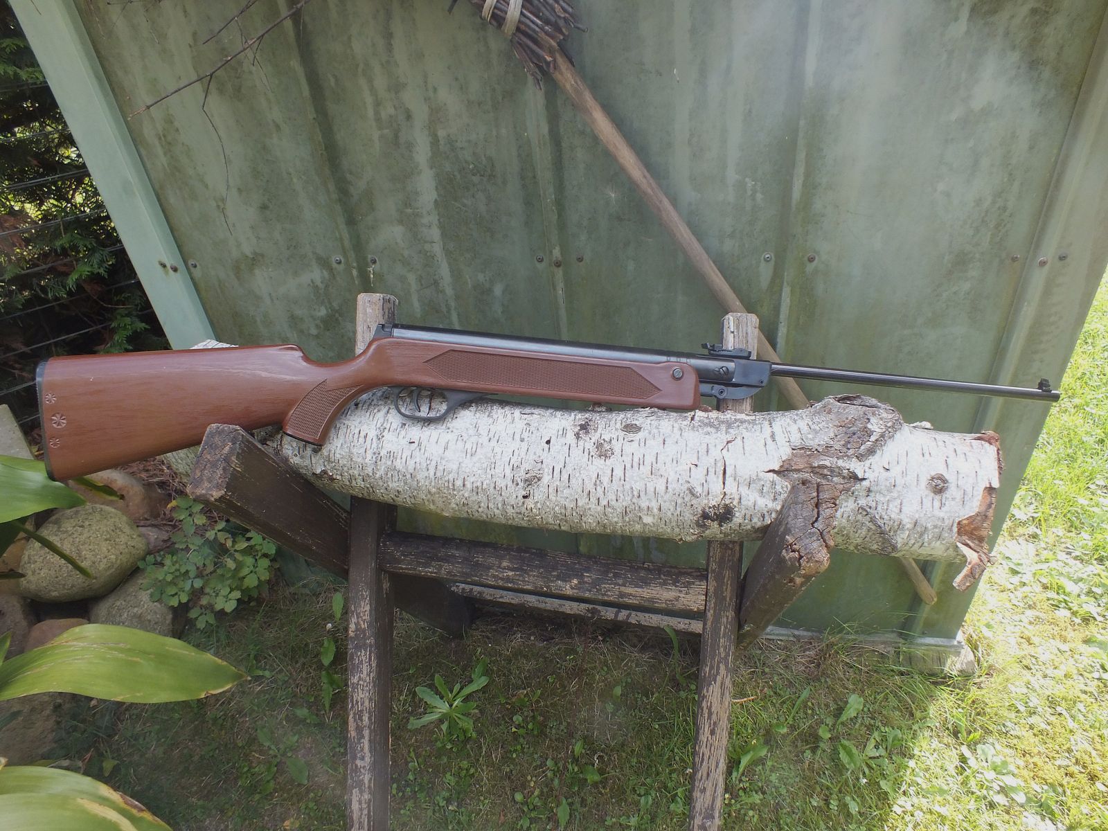 Air rifle Haenel 304 brown with grain. For collectors