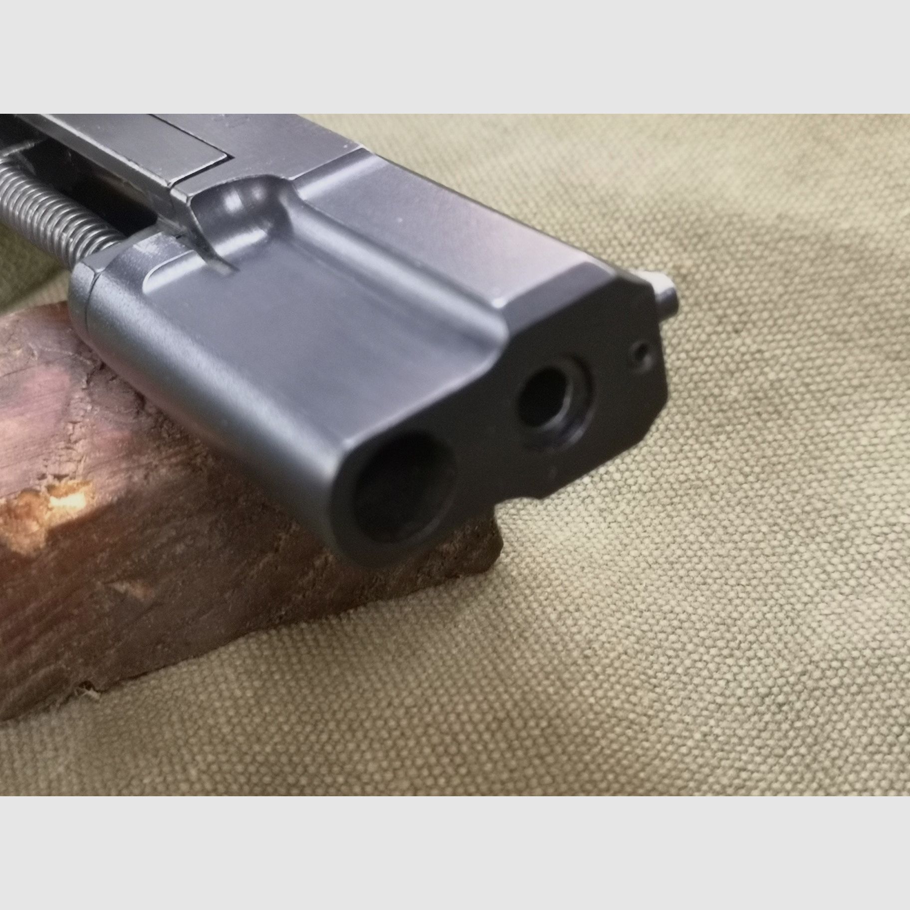 Browning High Power 9mm Para mit WS Peters Stahl PSWIII .22lr