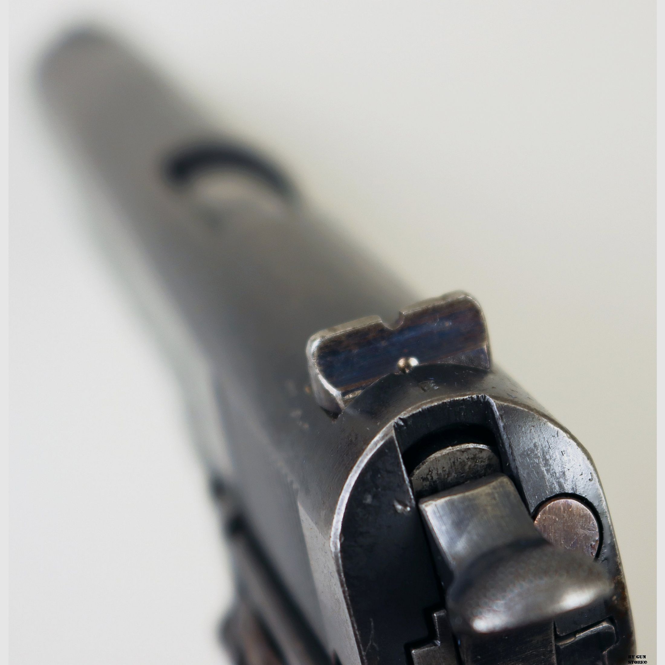 Pistola Kongsberg Vaapenfabrikk mod. PISTOLA AUTOMÁTICA M/1914 cal. 45 Acp n° de serie 18050, imagen 10 de 15