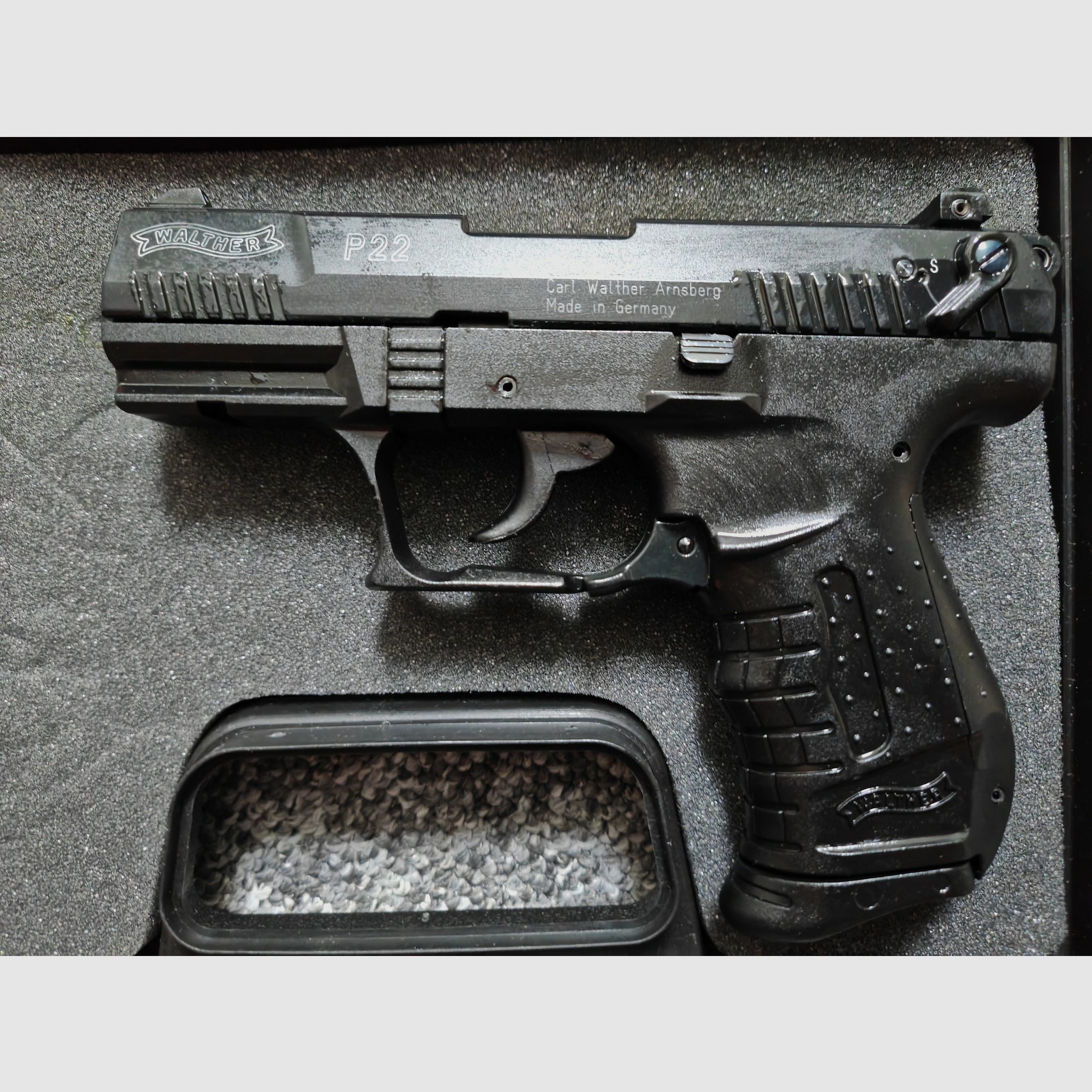 Umarex Walther P22 9mm P.A.K. in der ersten Ausführung mit Abzugssicherung und verstellbare Kimme samt Dämmerungsmarken | NEUwertig und selten