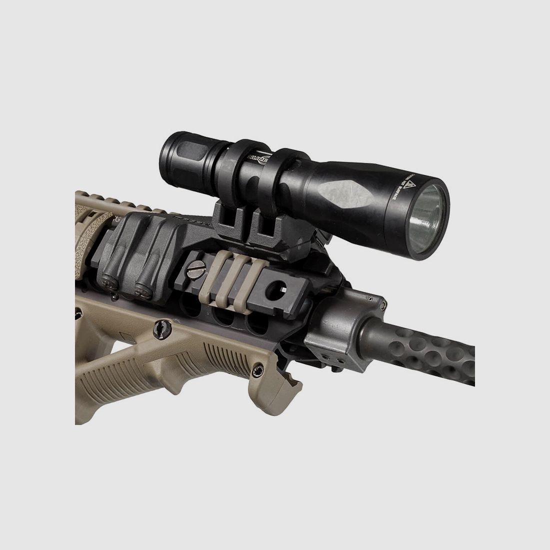 MAGPUL Rail Light Mount links, 11 uur