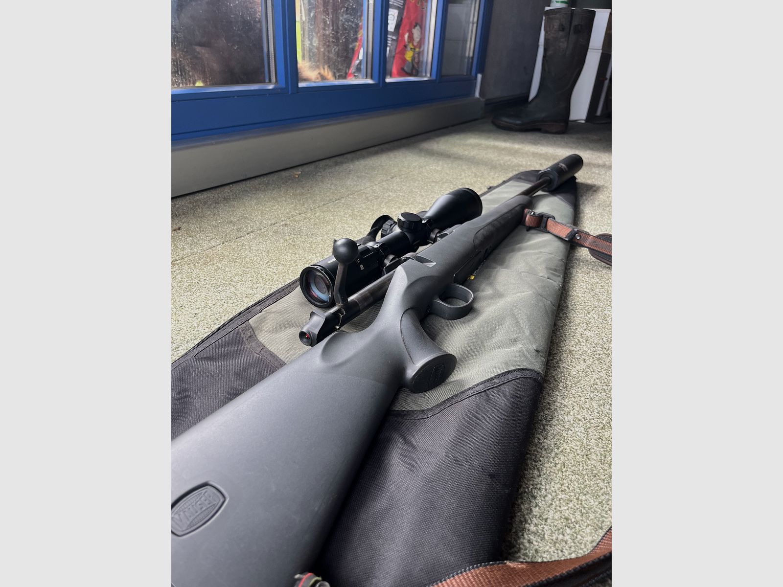 Mauser M18 Kaliber 8x57is  mit Minox 3-15x56 und Mauser Schalldämpfer 