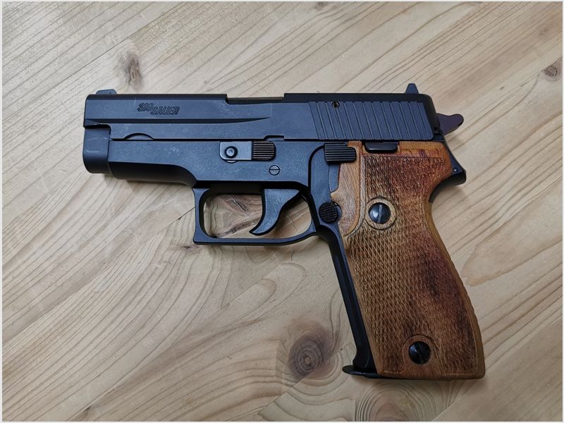 Pistola SIG SAUER P225 9mm