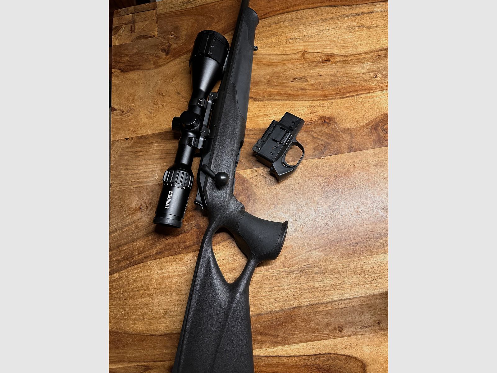 Blaser R8 Professional Success en .243Win con nueva montura Blaser, ¡incl. silenciador Stalon W110!