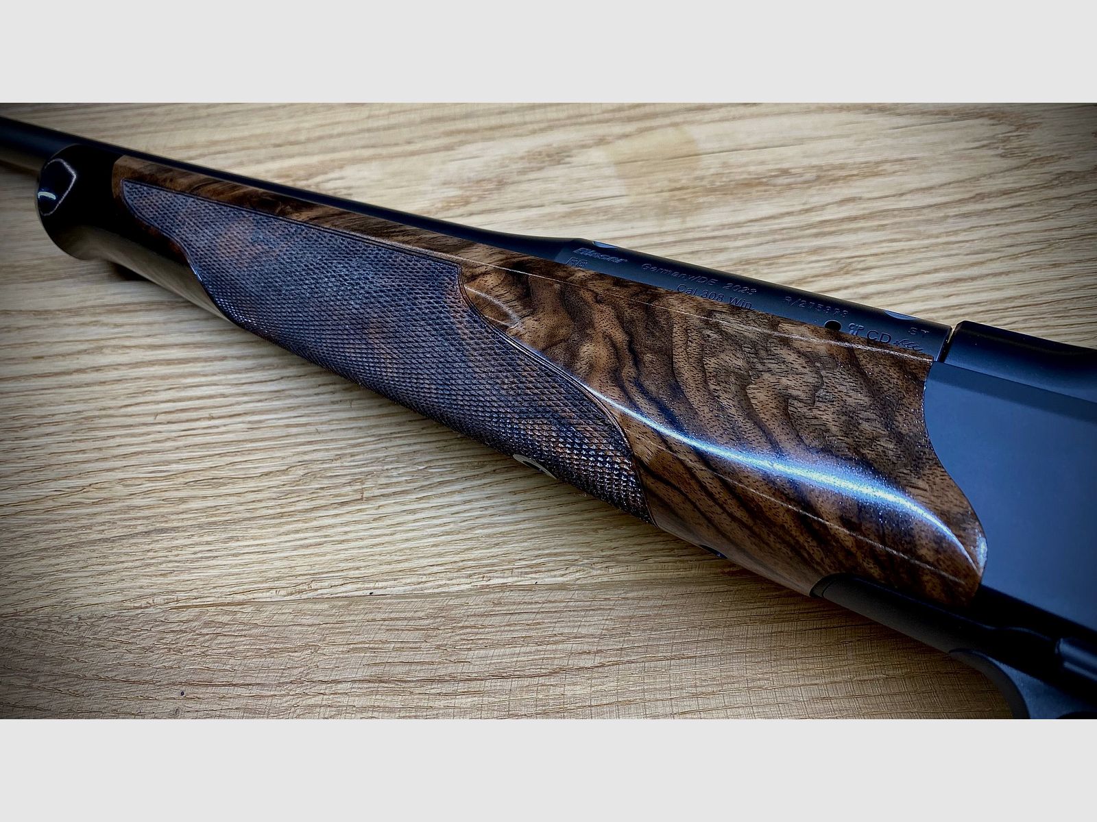 Blaser R8 Success / Holzklasse 10 / Kaliber u. Lauflänge nach Wahl / absolute TRAUMWAFFE