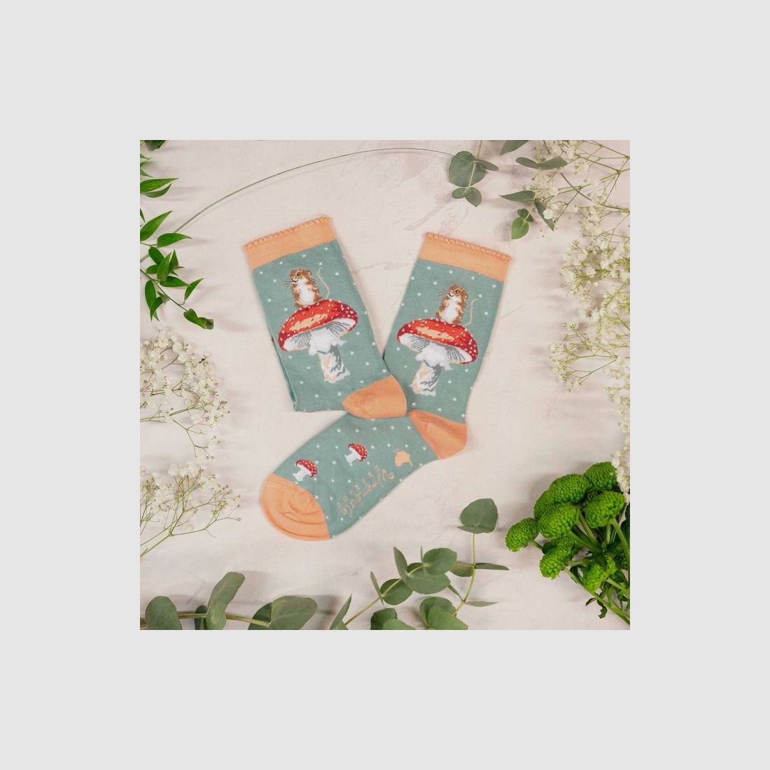 Wrendale Socken "He's a Funghi" mit Maus und Pilz