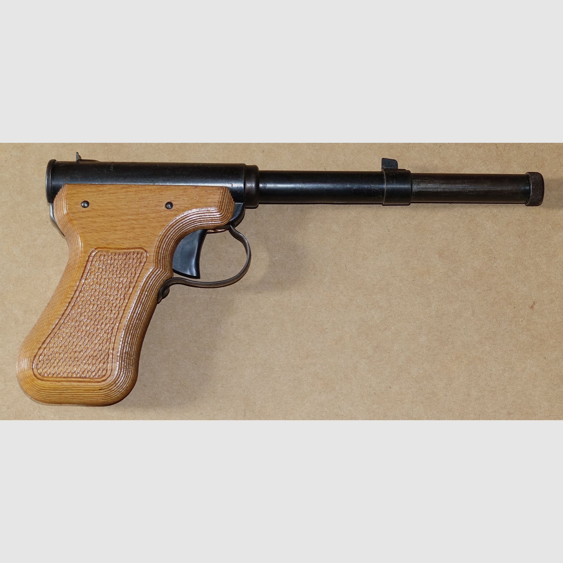 Luftpistolen Sammlung / 14 Stück / Walther Diana Umarex Lov Baikal Record usw.