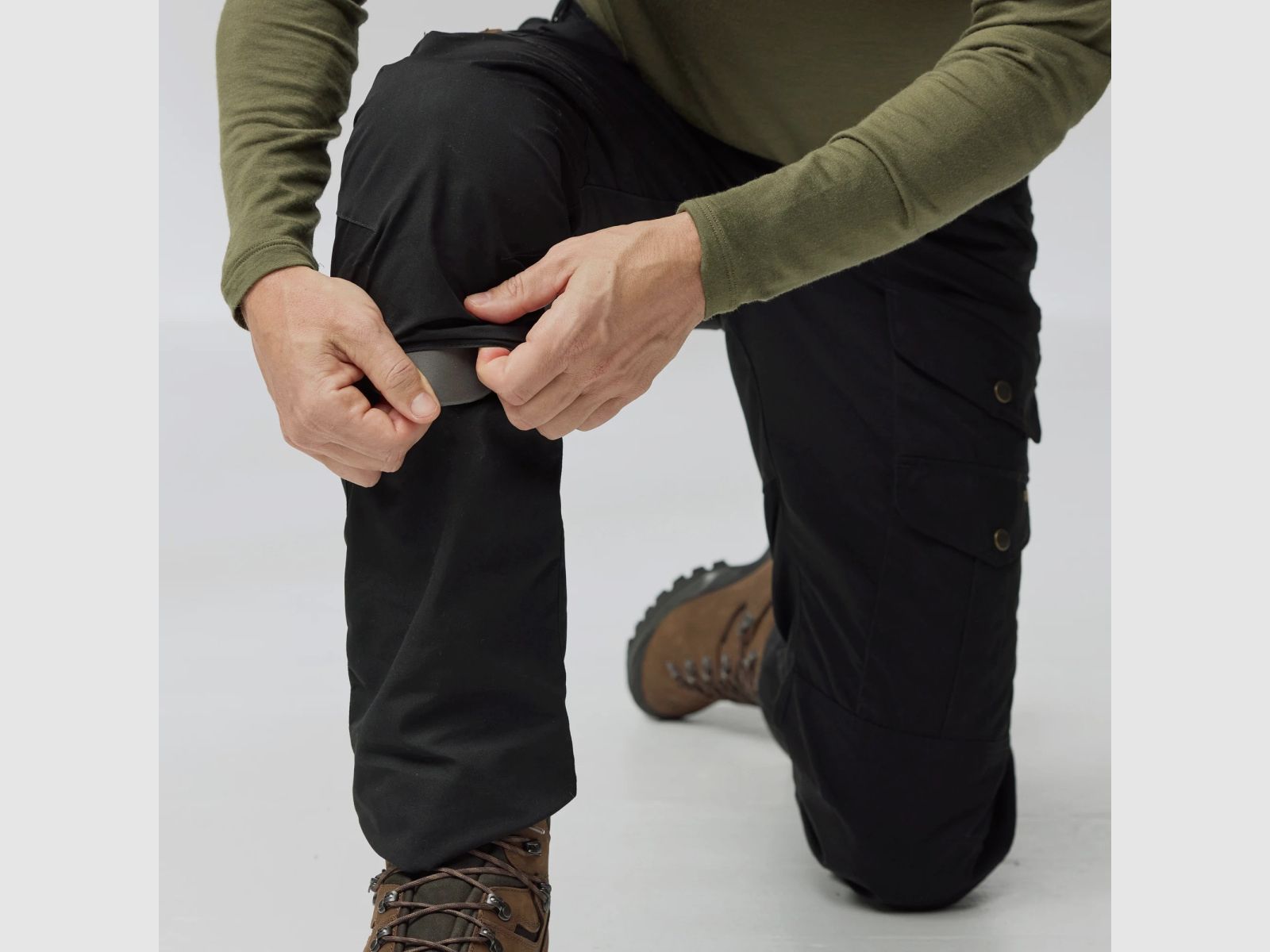 FJÄLLRÄVEN Barents Pro Trousers M Dark Olive Regular Fit