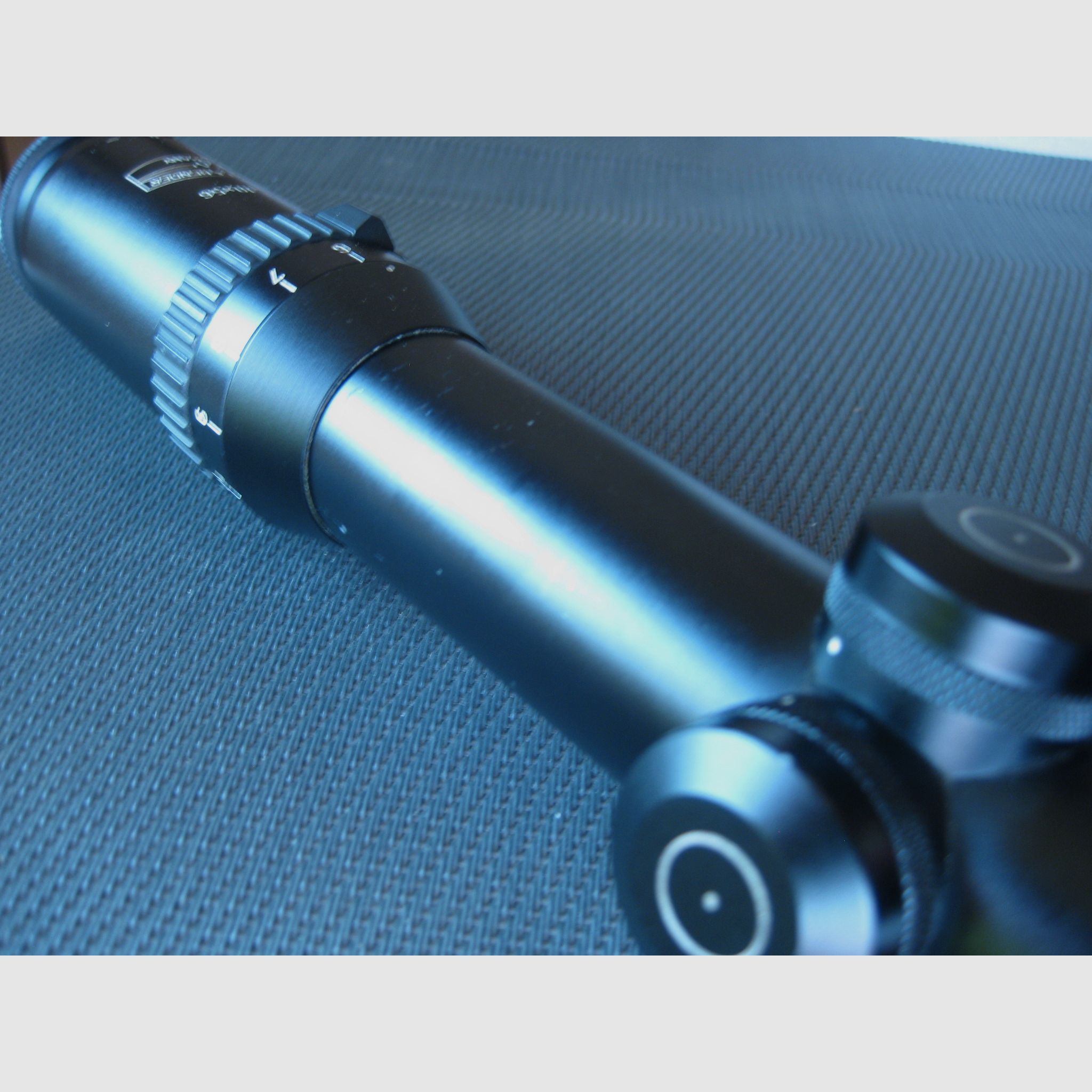 Deutscher Klassiker ! Schmidt & Bender 2,5 - 10 x 56 mit Absehen - 1 , ähnlich dem ZEISS-DIAVARI (11) Absehen ! Blaser-Sattelmontage gegen Zuzahlung !! Kein Swarovski - Sauer - Mauser - 98er