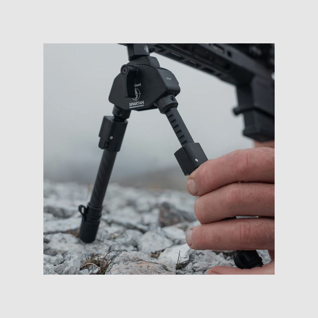 Spartan Precision Equipment Javelin Pro Hunt Tac Long Bipod® Bipied en carbone avec MagnaSwitch™ - sans adaptateur