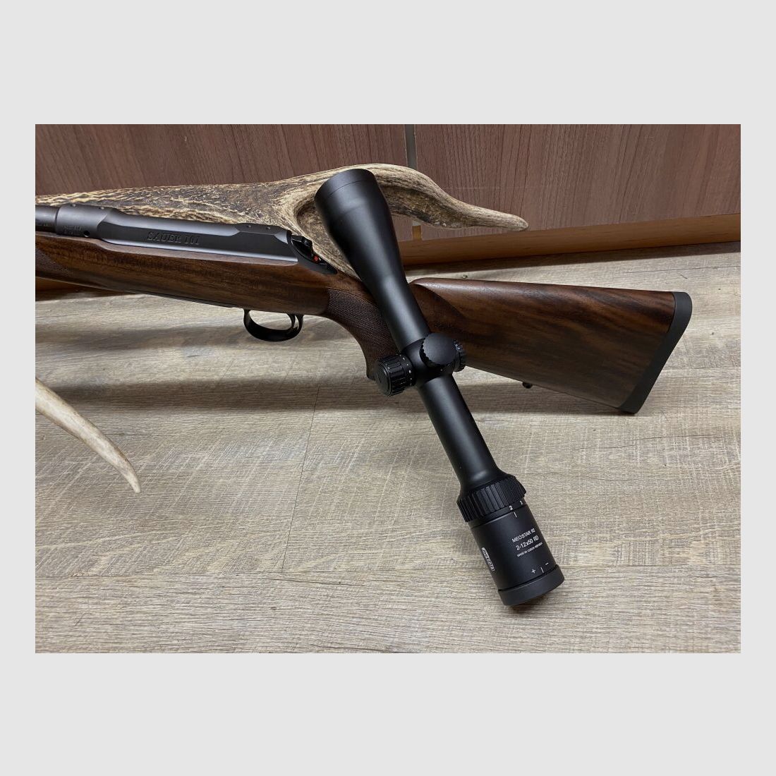 Sauer 101 Artemis, mit Meopta MeoStar R2 2-12x50 RD