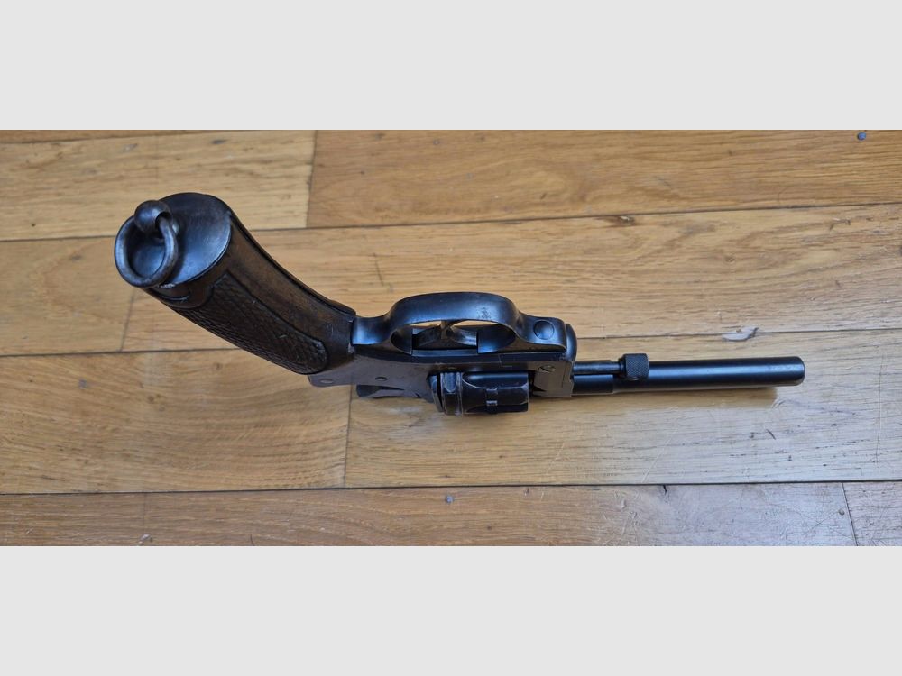 Schöner Dienstrevolver Modell 1892 – Gängig, aber mythisch – Höhepunkt des Dienstrevolvers Made in France – Kaliber 8mm92 – Mono-Nummer – Waffe von 1902 – Schöne Mechanik – Schöner Lauf – Sehr guter Zustand, Bild 7 von 19